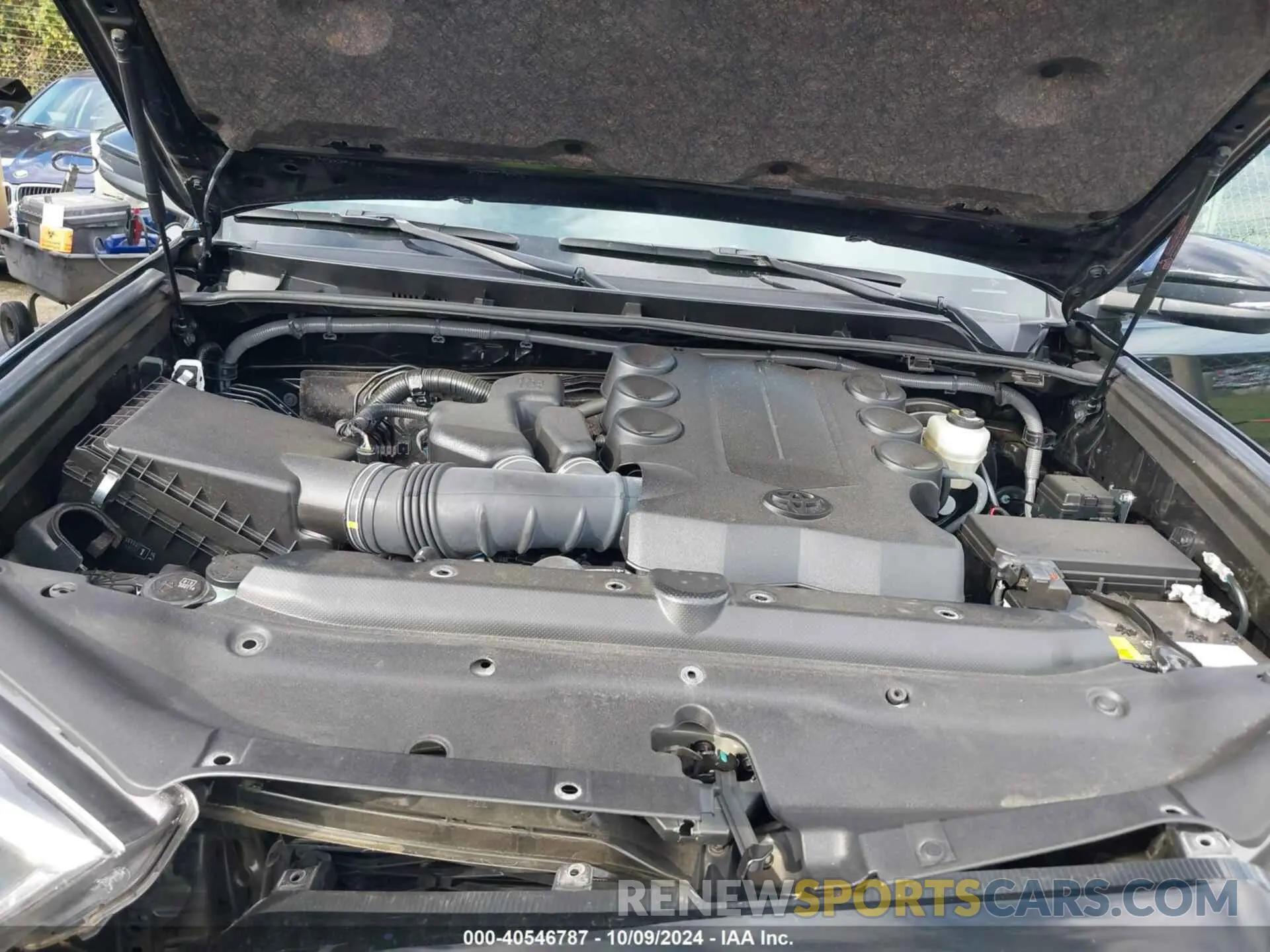 10 Photograph of a damaged car JTEFU5JR3N5268216 TOYOTA 4RUNNER 2022