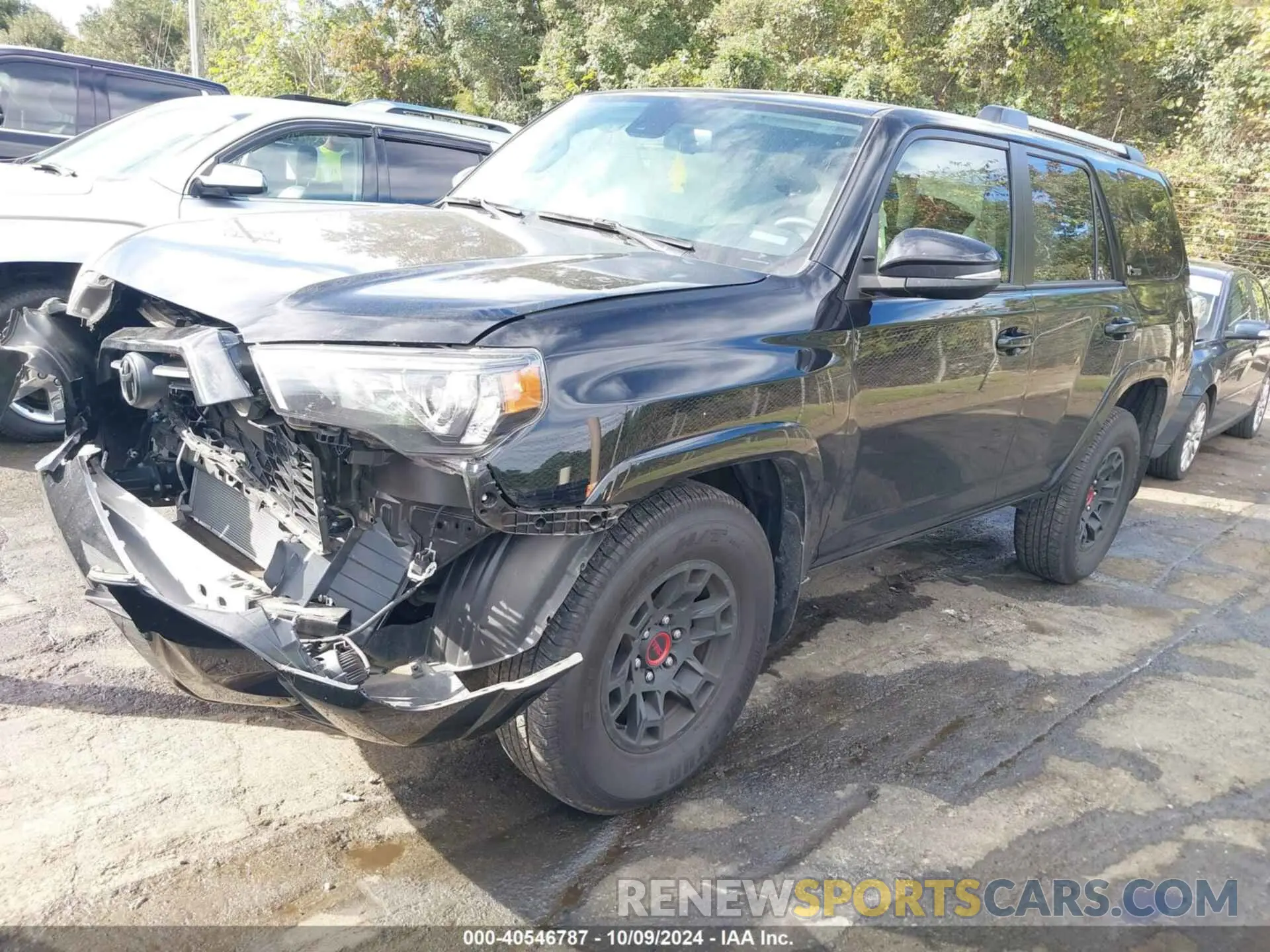 2 Photograph of a damaged car JTEFU5JR3N5268216 TOYOTA 4RUNNER 2022