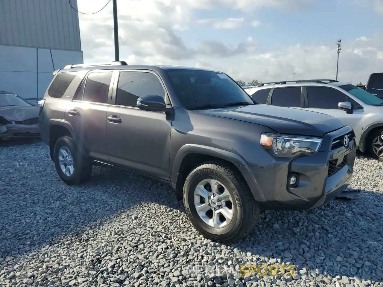 4 Photograph of a damaged car JTEFU5JR3N5268863 TOYOTA 4RUNNER 2022