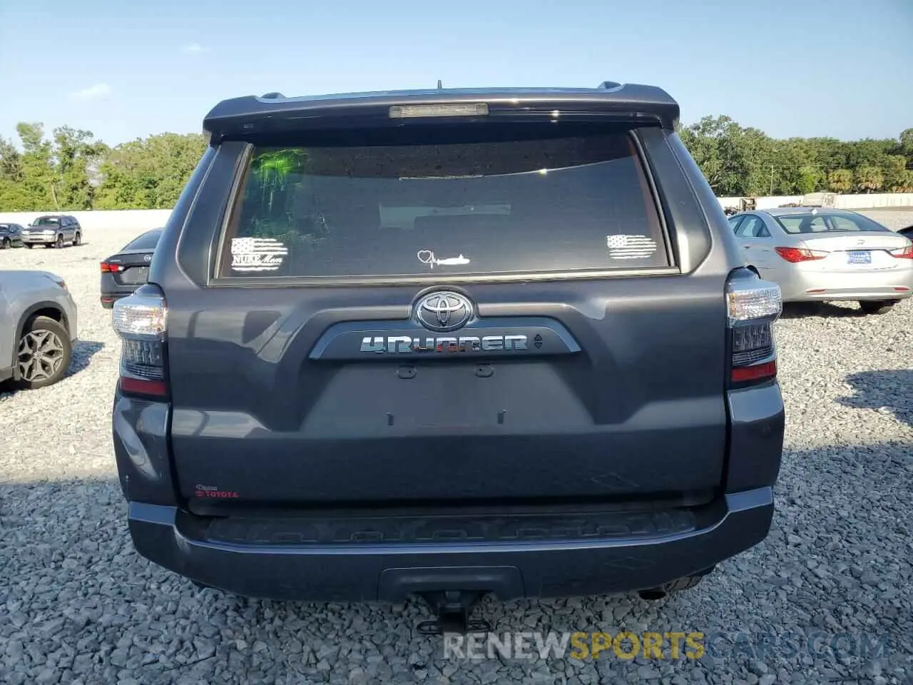 6 Photograph of a damaged car JTEFU5JR3N5268863 TOYOTA 4RUNNER 2022