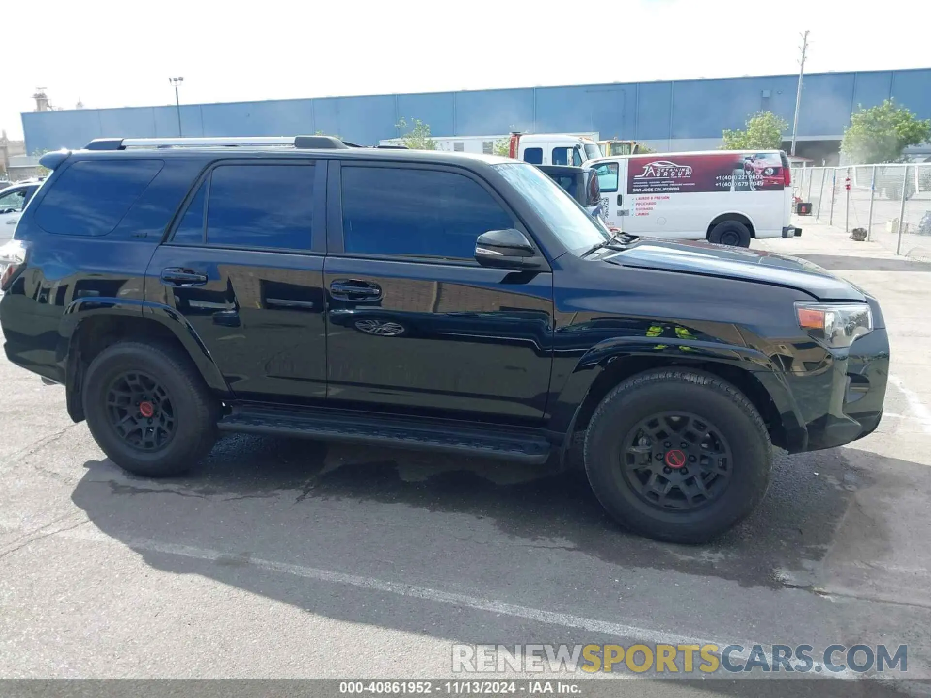 13 Photograph of a damaged car JTEFU5JR4N5256012 TOYOTA 4RUNNER 2022