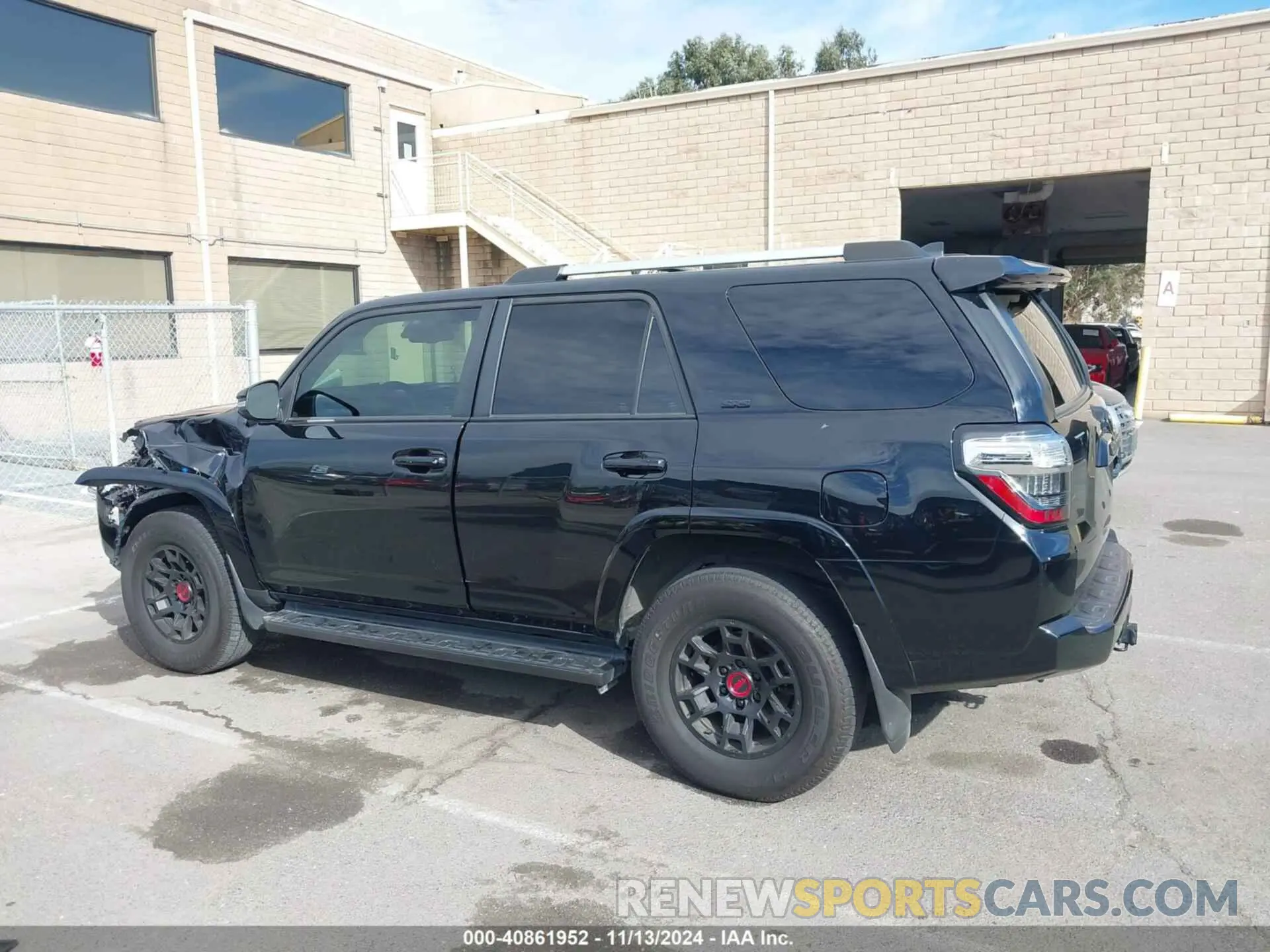 14 Photograph of a damaged car JTEFU5JR4N5256012 TOYOTA 4RUNNER 2022