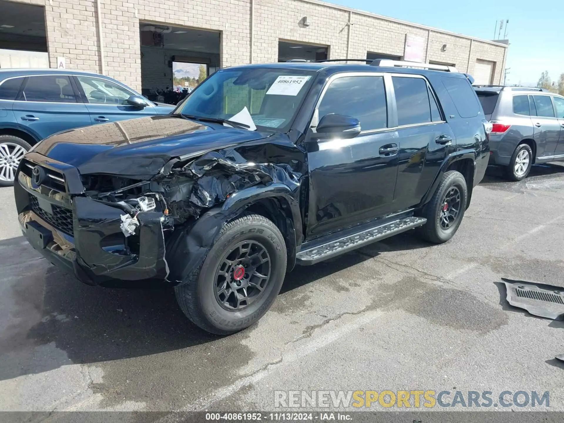 2 Photograph of a damaged car JTEFU5JR4N5256012 TOYOTA 4RUNNER 2022