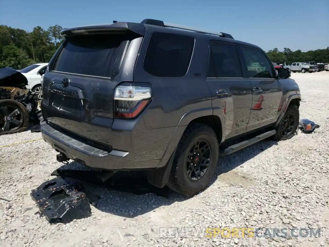 4 Photograph of a damaged car JTEFU5JR4N5257063 TOYOTA 4RUNNER 2022