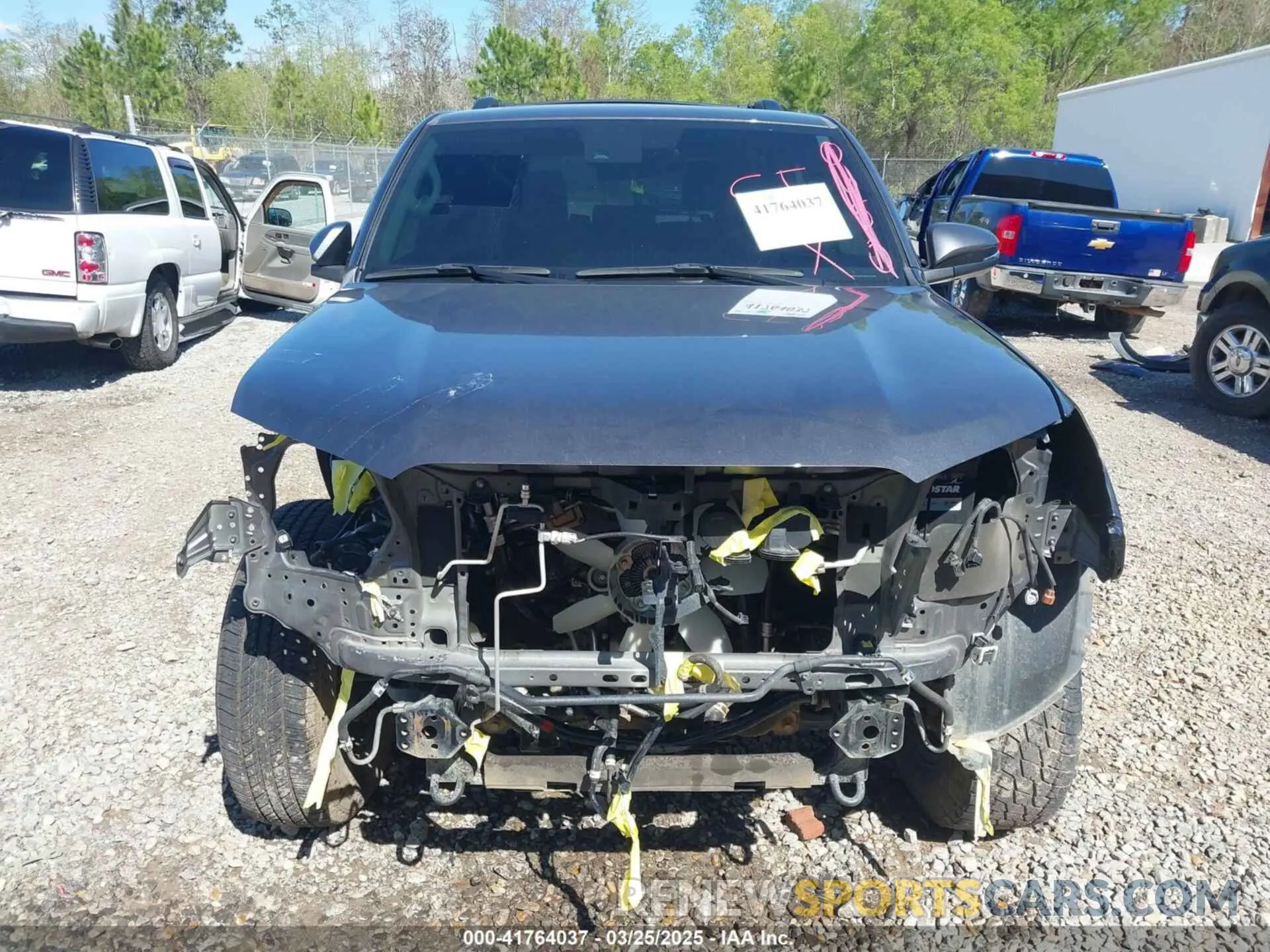 13 Photograph of a damaged car JTEFU5JR4N5270993 TOYOTA 4RUNNER 2022