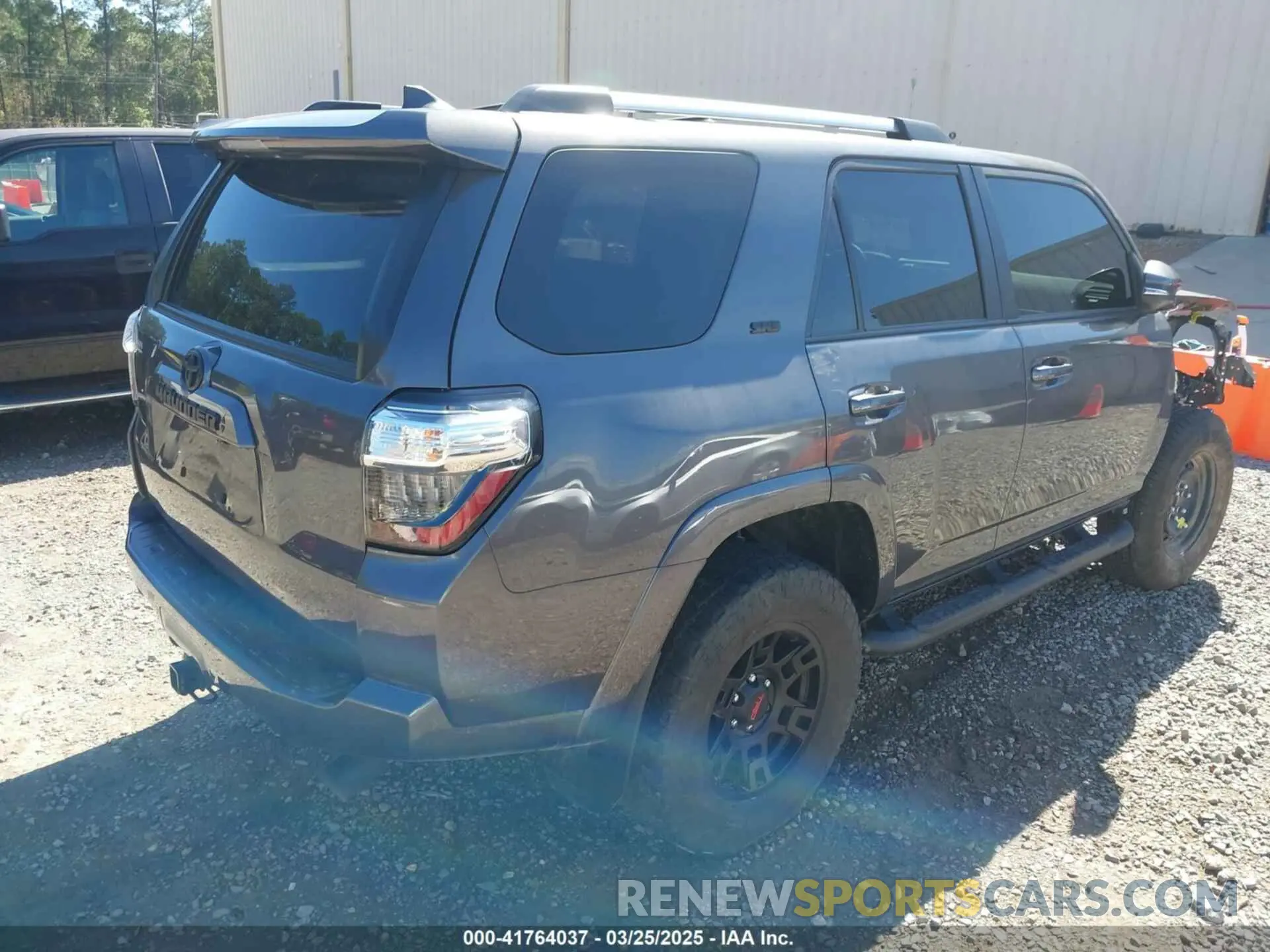 4 Photograph of a damaged car JTEFU5JR4N5270993 TOYOTA 4RUNNER 2022