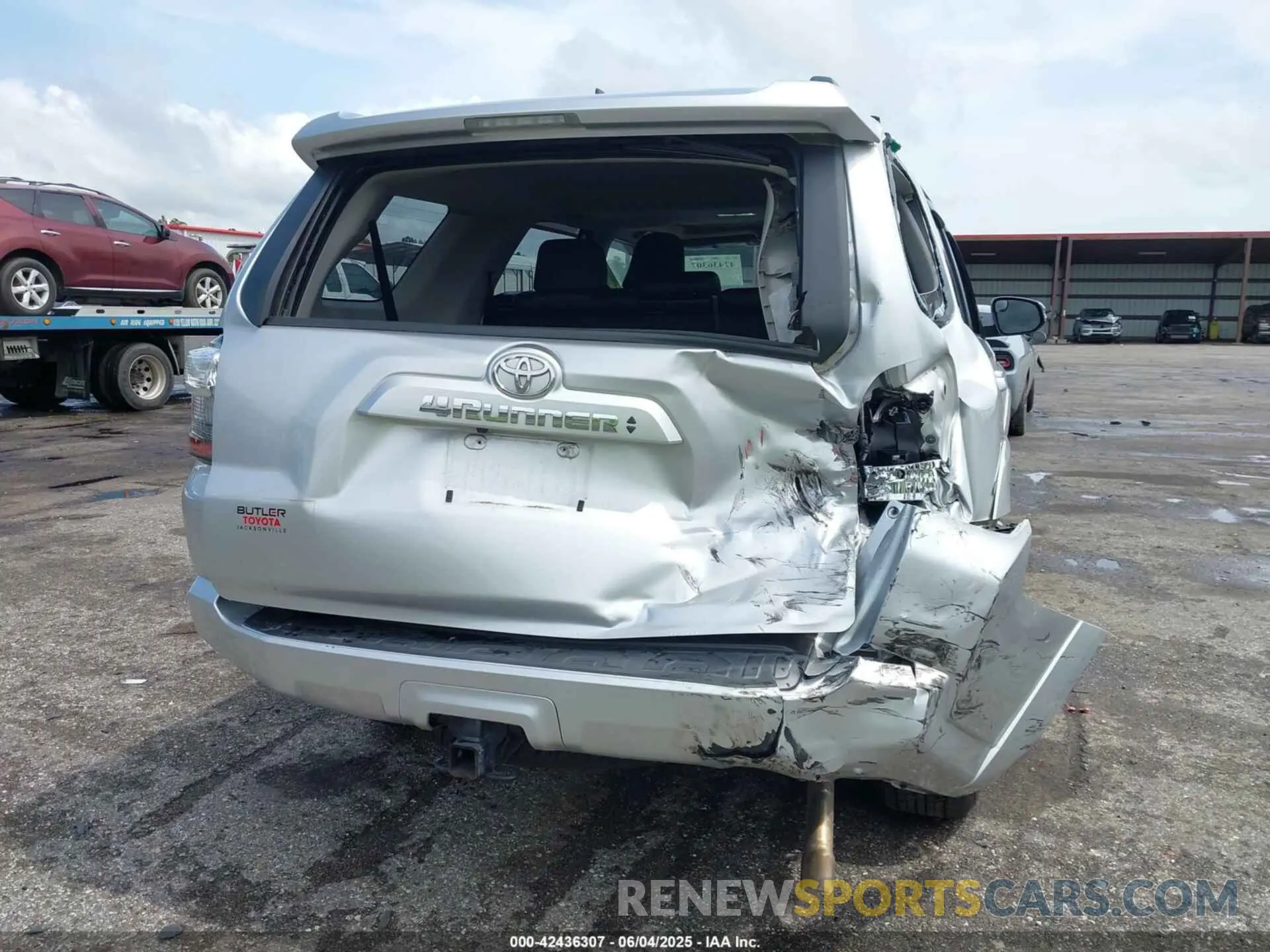 6 Photograph of a damaged car JTEFU5JR4N5273974 TOYOTA 4RUNNER 2022