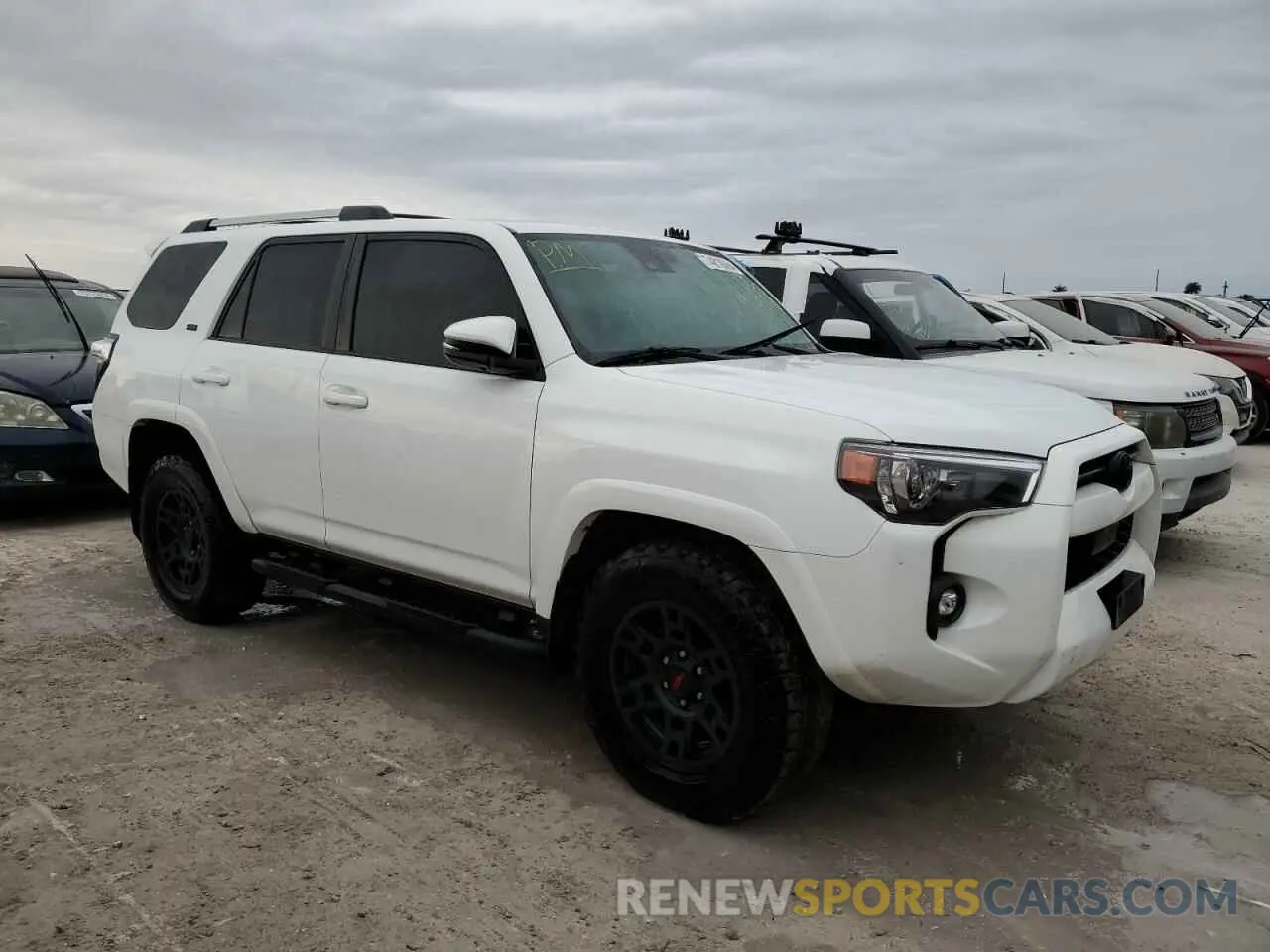 4 Photograph of a damaged car JTEFU5JR5N5269903 TOYOTA 4RUNNER 2022