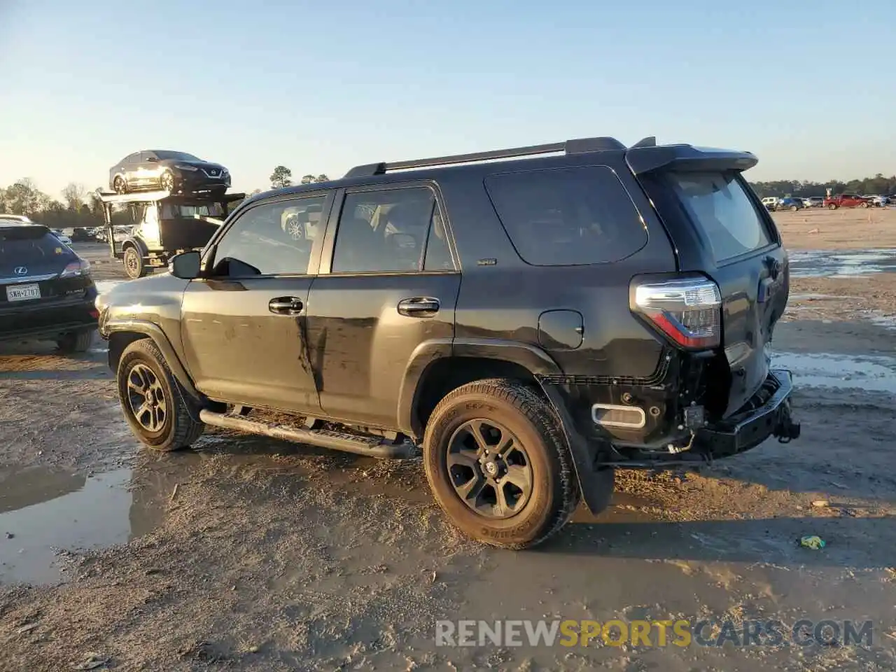 2 Photograph of a damaged car JTEFU5JR5N5269951 TOYOTA 4RUNNER 2022