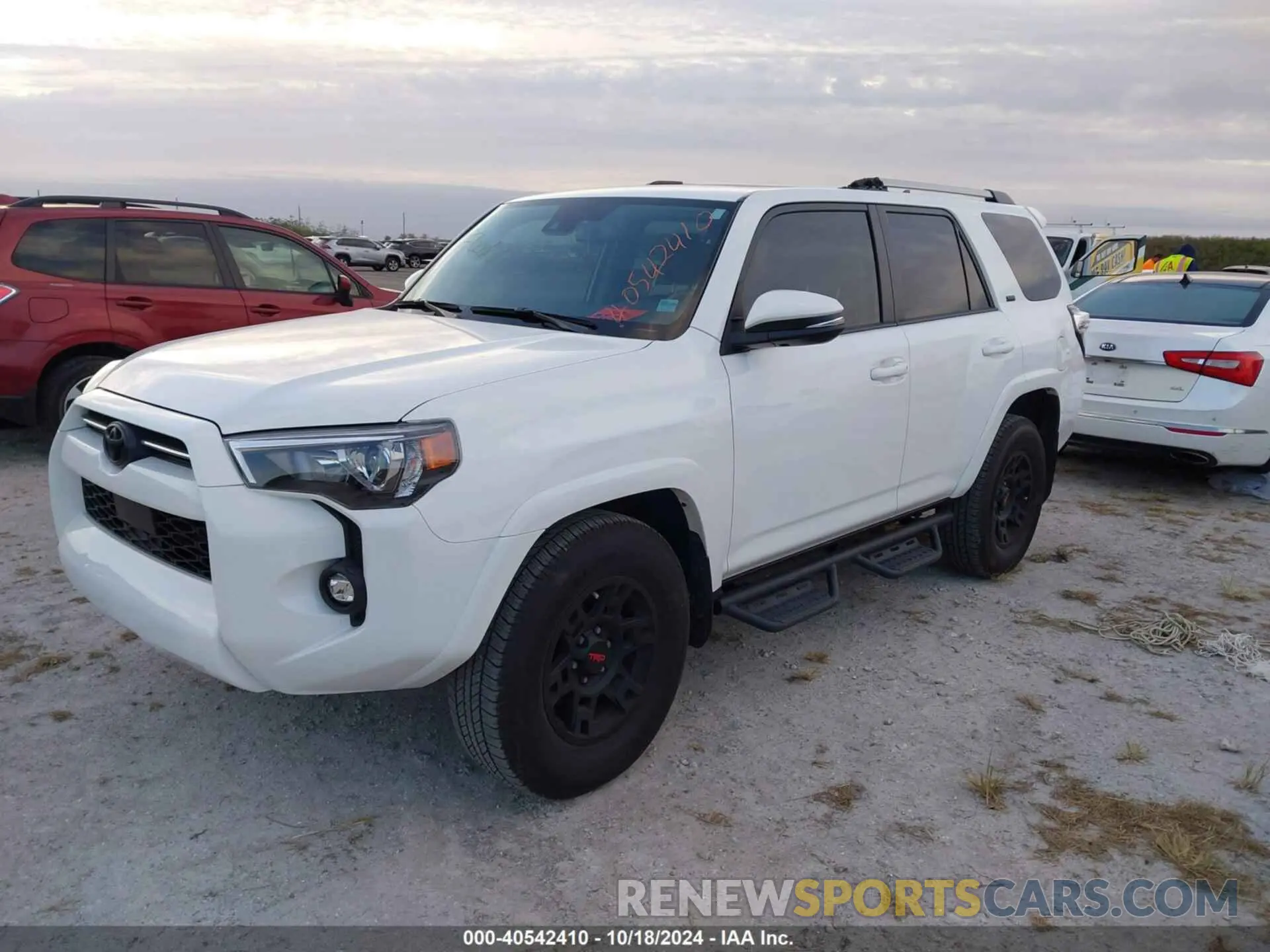 2 Photograph of a damaged car JTEFU5JR5N5276236 TOYOTA 4RUNNER 2022
