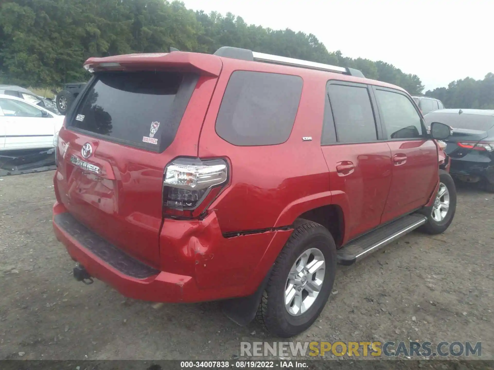 4 Photograph of a damaged car JTEFU5JR6N5252320 TOYOTA 4RUNNER 2022