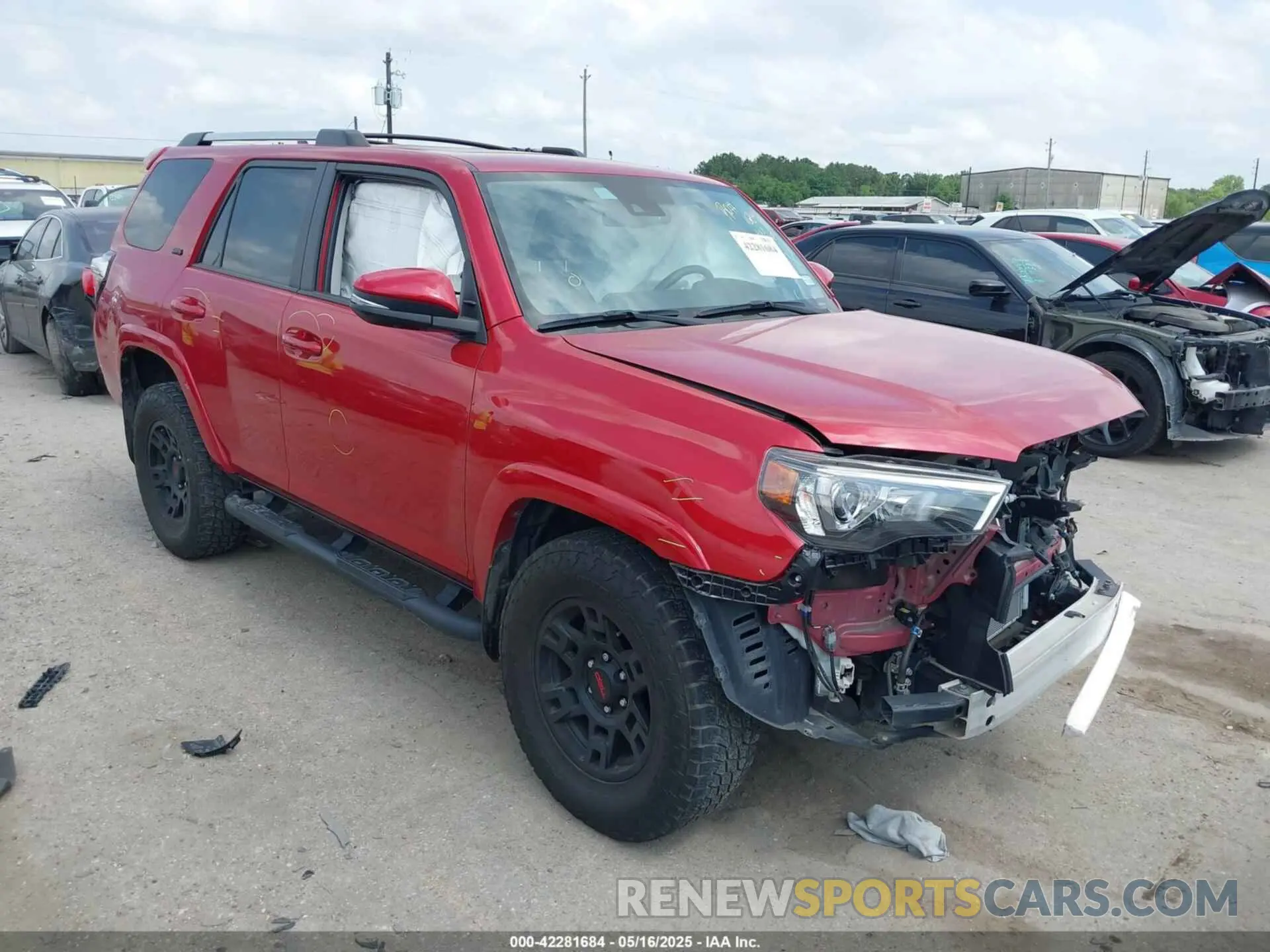 1 Photograph of a damaged car JTEFU5JR6N5256190 TOYOTA 4RUNNER 2022