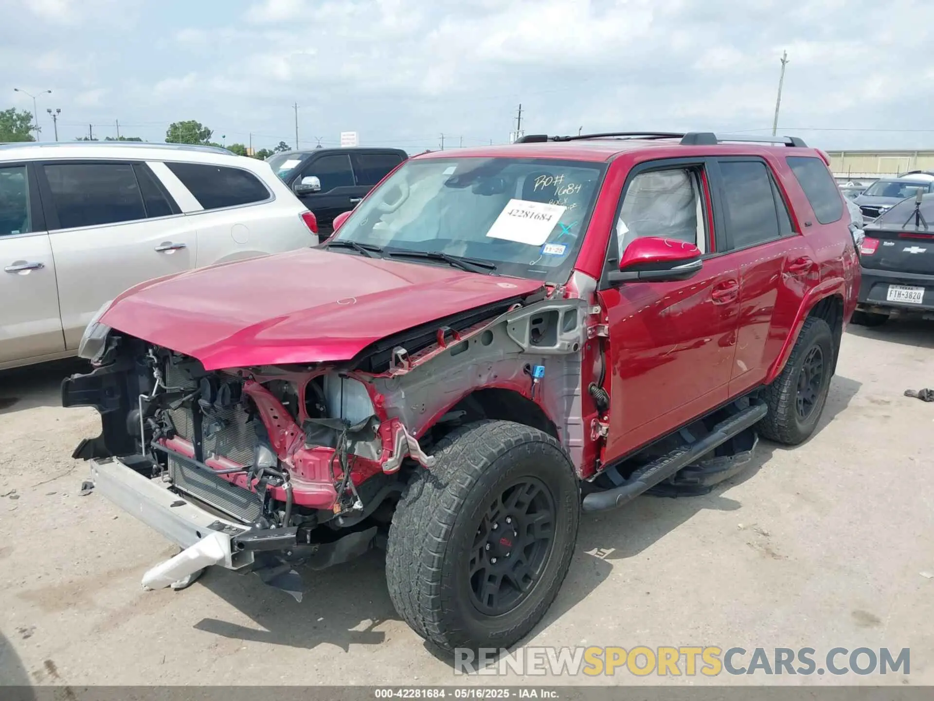 2 Photograph of a damaged car JTEFU5JR6N5256190 TOYOTA 4RUNNER 2022