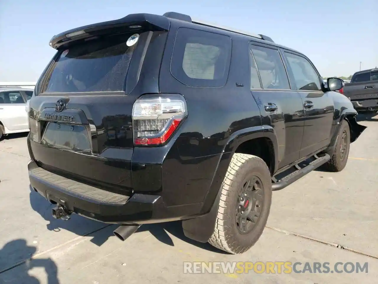 4 Photograph of a damaged car JTEFU5JR7N5266436 TOYOTA 4RUNNER 2022