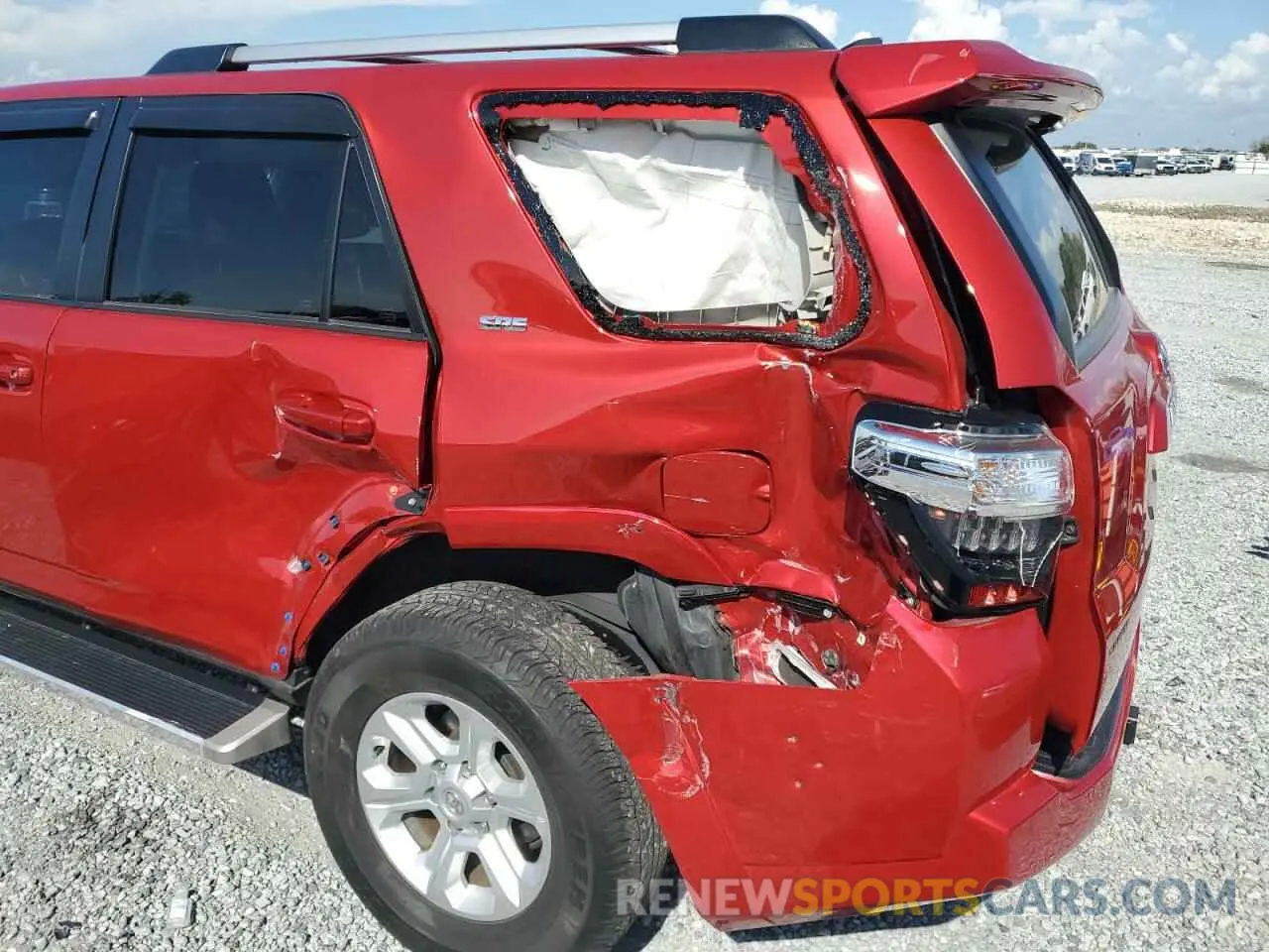 9 Photograph of a damaged car JTEFU5JR9N5277857 TOYOTA 4RUNNER 2022