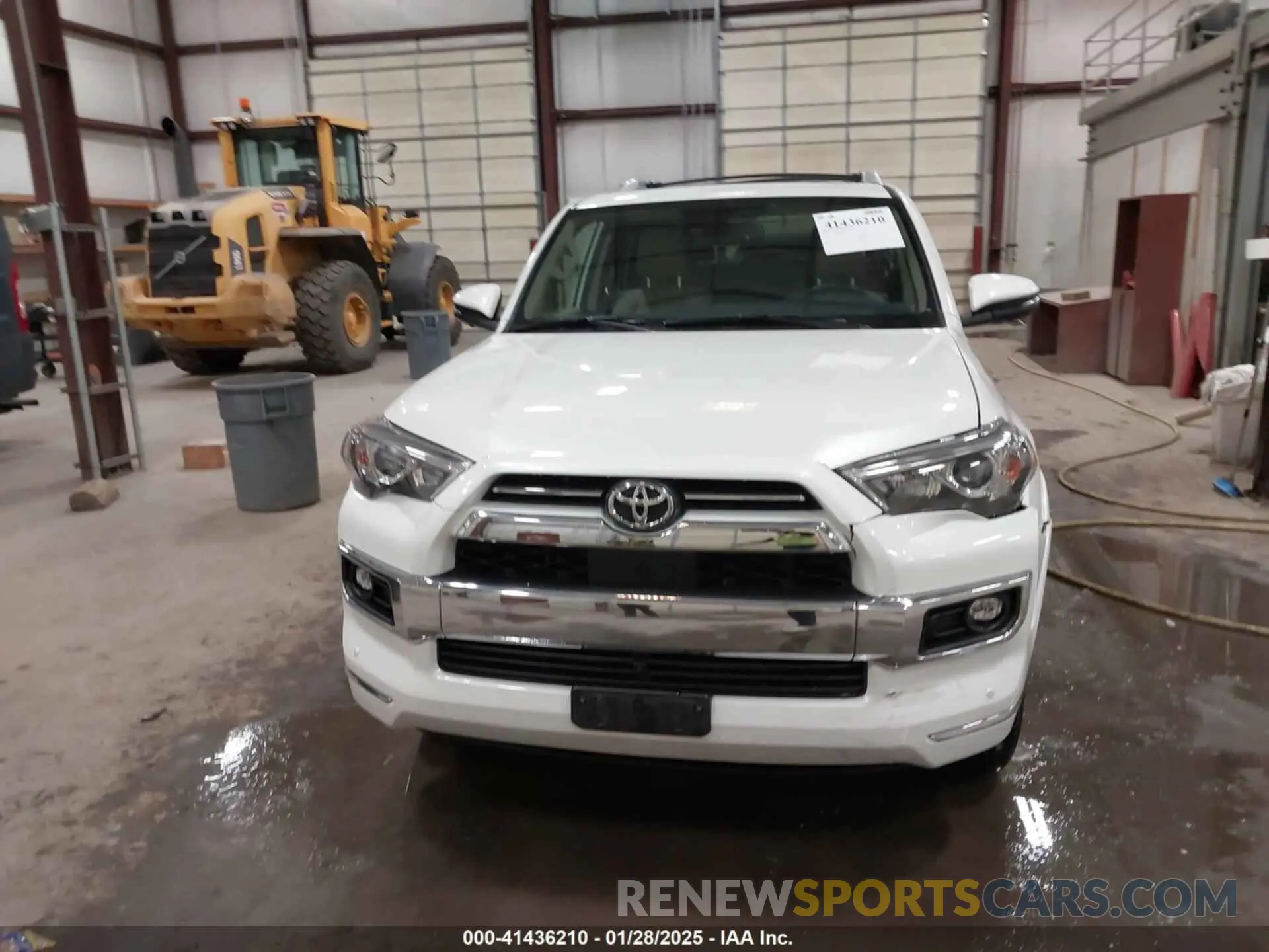 13 Photograph of a damaged car JTEKU5JR0N6020692 TOYOTA 4RUNNER 2022