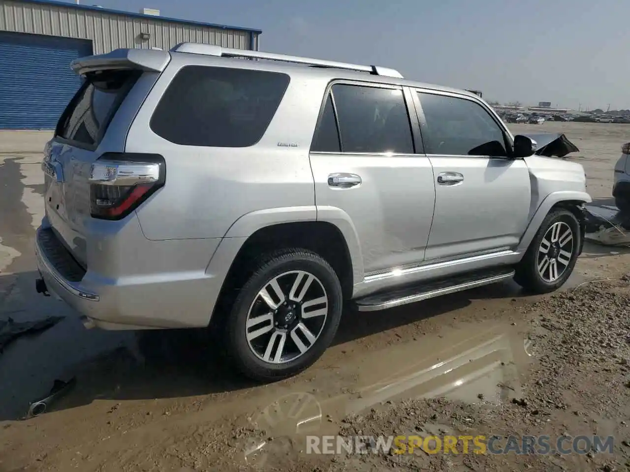 3 Photograph of a damaged car JTEKU5JR1N6037078 TOYOTA 4RUNNER 2022