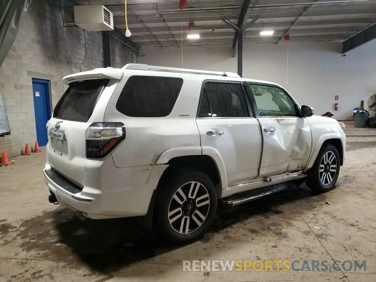 3 Photograph of a damaged car JTEKU5JR3N6042556 TOYOTA 4RUNNER 2022