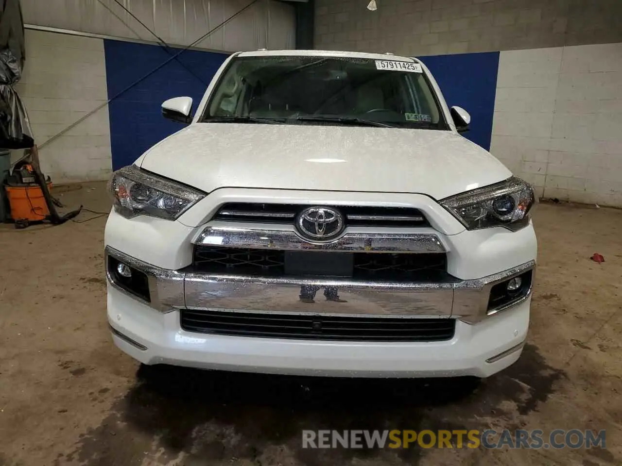 5 Photograph of a damaged car JTEKU5JR3N6042556 TOYOTA 4RUNNER 2022