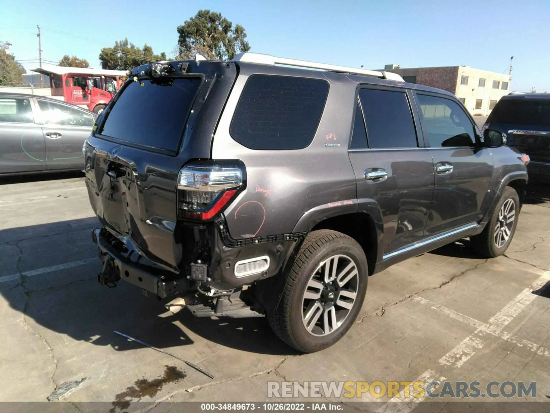 4 Photograph of a damaged car JTEKU5JR4N5971886 TOYOTA 4RUNNER 2022