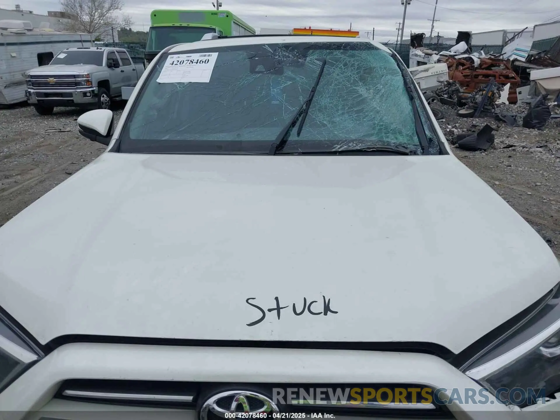 10 Photograph of a damaged car JTEKU5JR4N6002616 TOYOTA 4RUNNER 2022