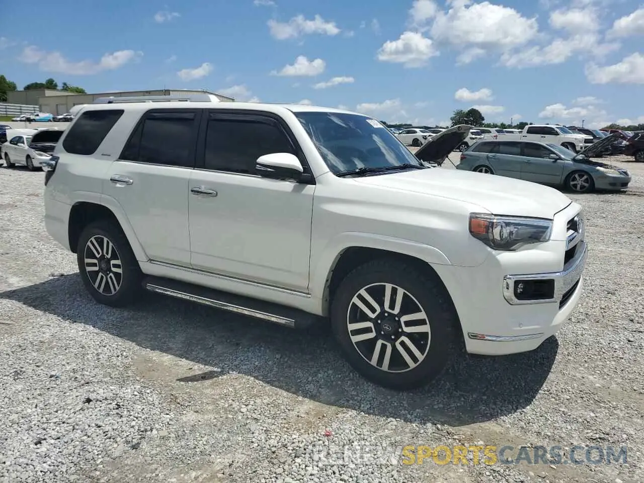 4 Photograph of a damaged car JTEKU5JR5N5985828 TOYOTA 4RUNNER 2022