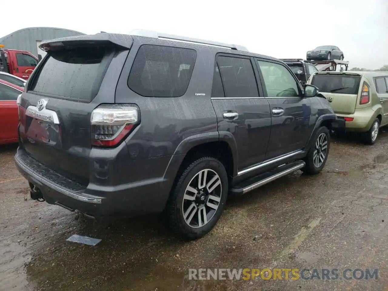 4 Photograph of a damaged car JTEKU5JR5N6028805 TOYOTA 4RUNNER 2022