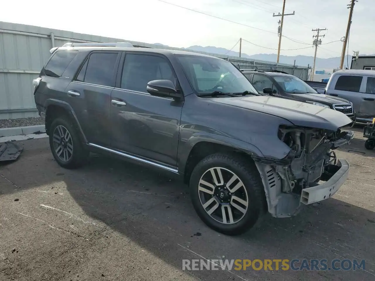 4 Photograph of a damaged car JTEKU5JR6N6013763 TOYOTA 4RUNNER 2022
