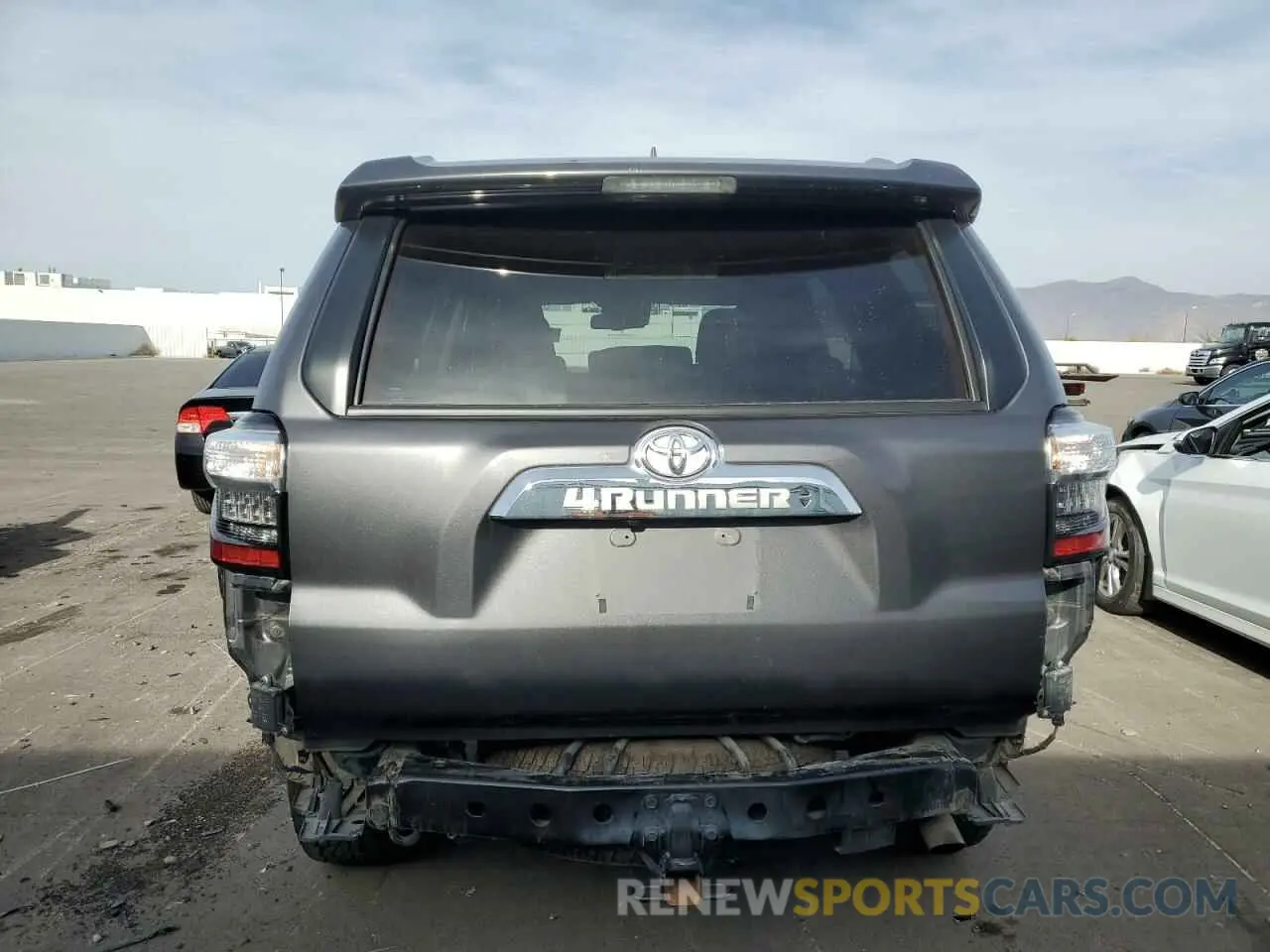 6 Photograph of a damaged car JTEKU5JR6N6013763 TOYOTA 4RUNNER 2022