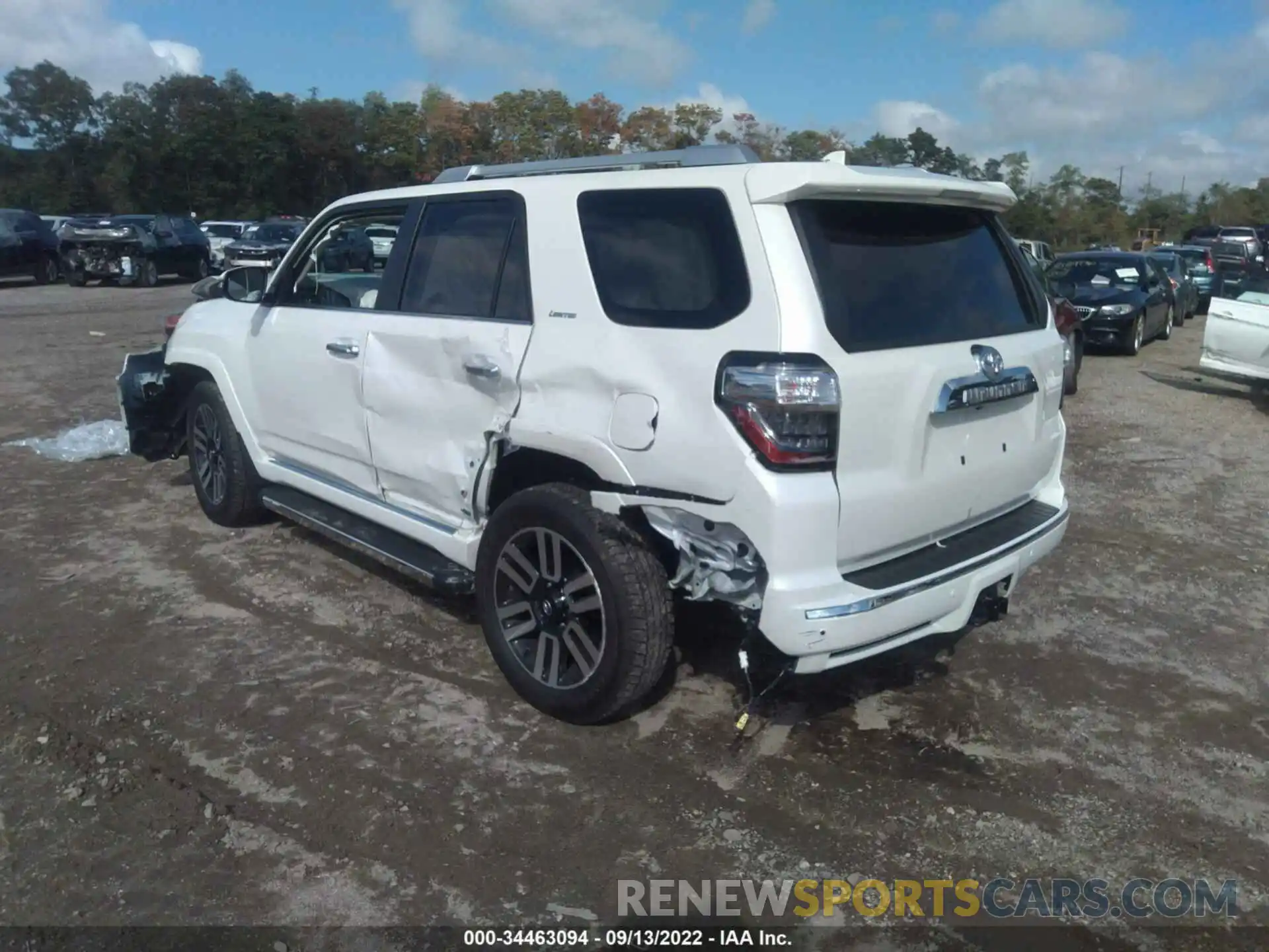 3 Photograph of a damaged car JTEKU5JR6N6031745 TOYOTA 4RUNNER 2022