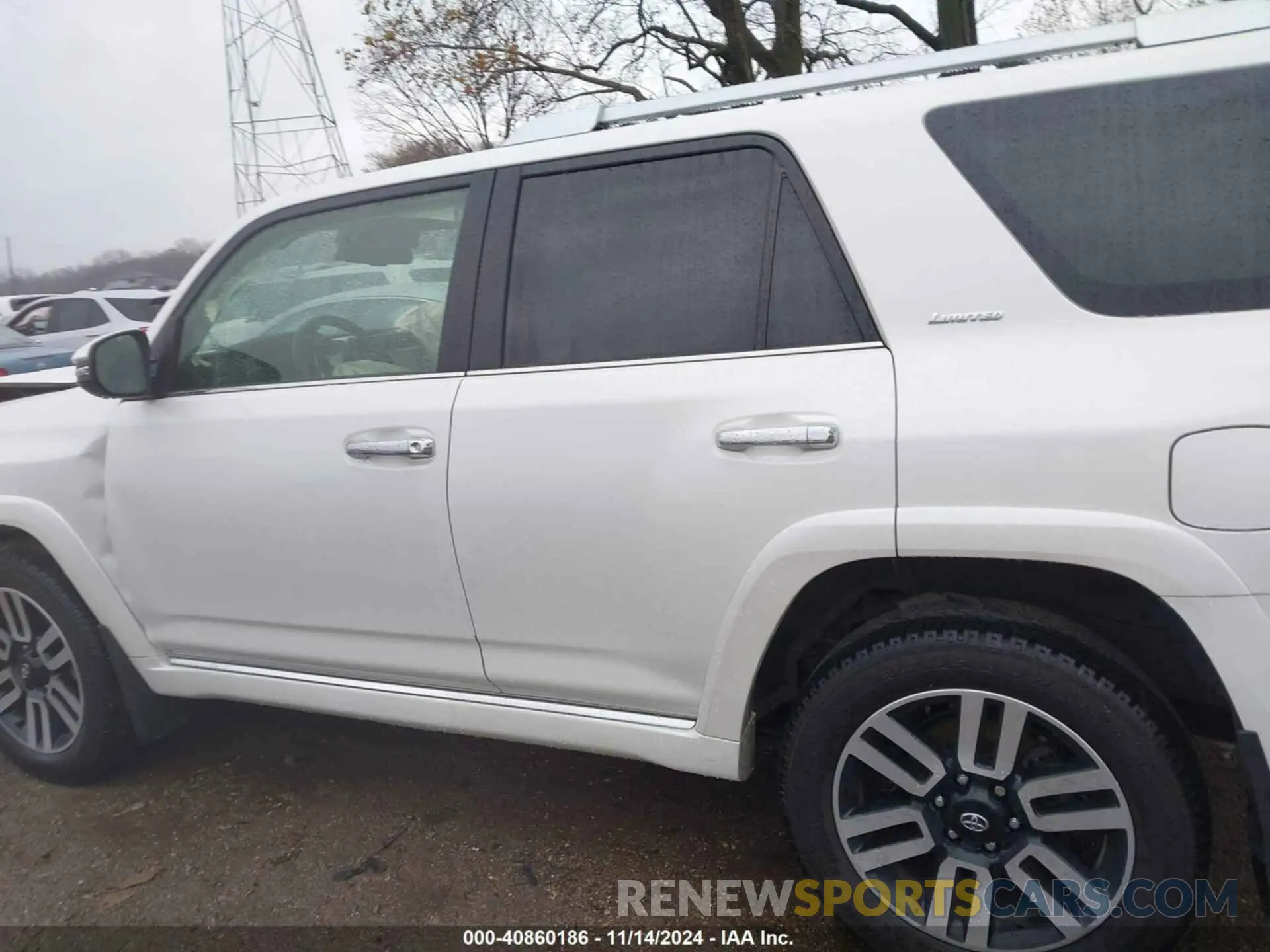 14 Photograph of a damaged car JTEKU5JR6N6032412 TOYOTA 4RUNNER 2022