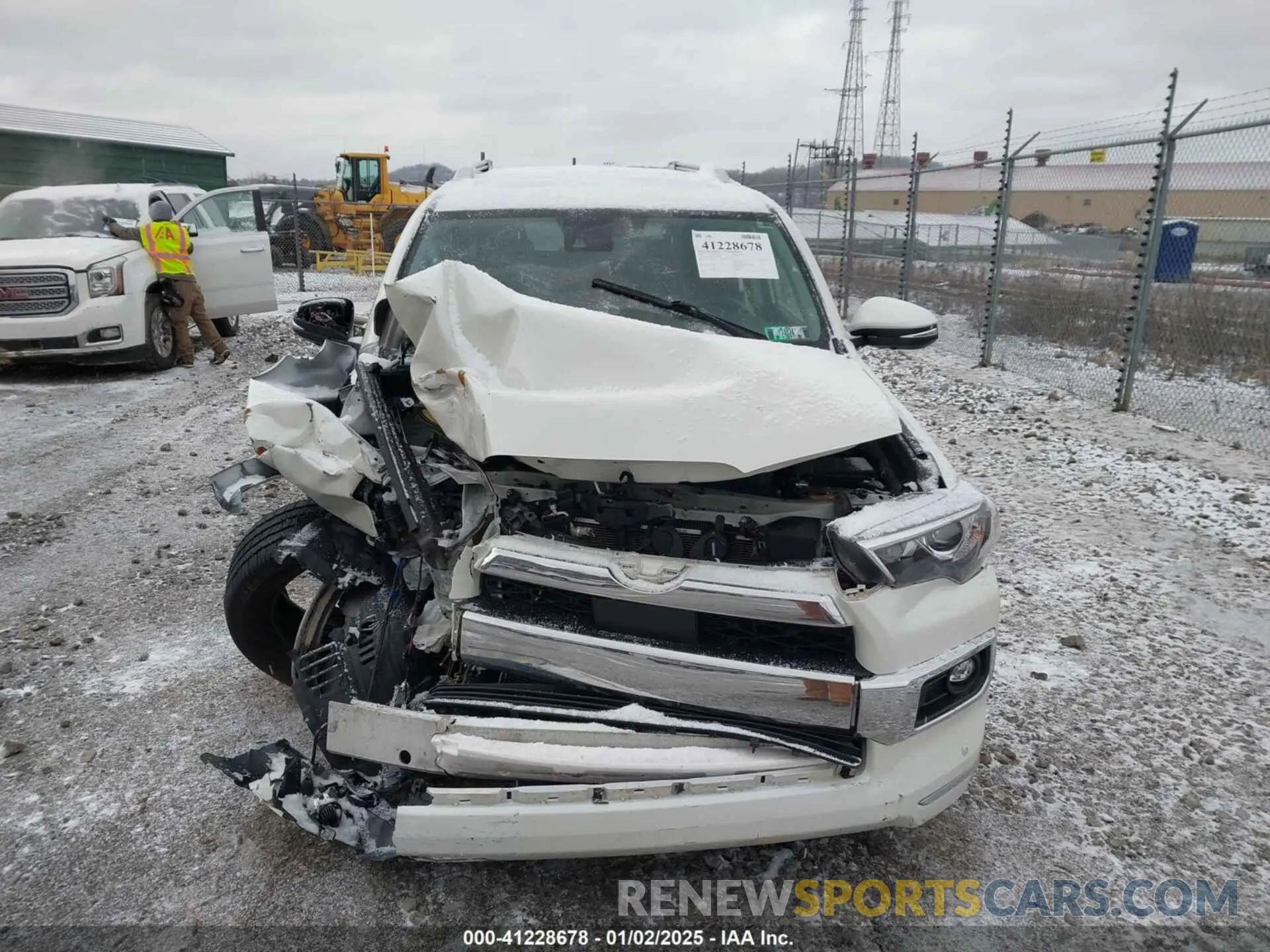 13 Photograph of a damaged car JTEKU5JR7N5997298 TOYOTA 4RUNNER 2022