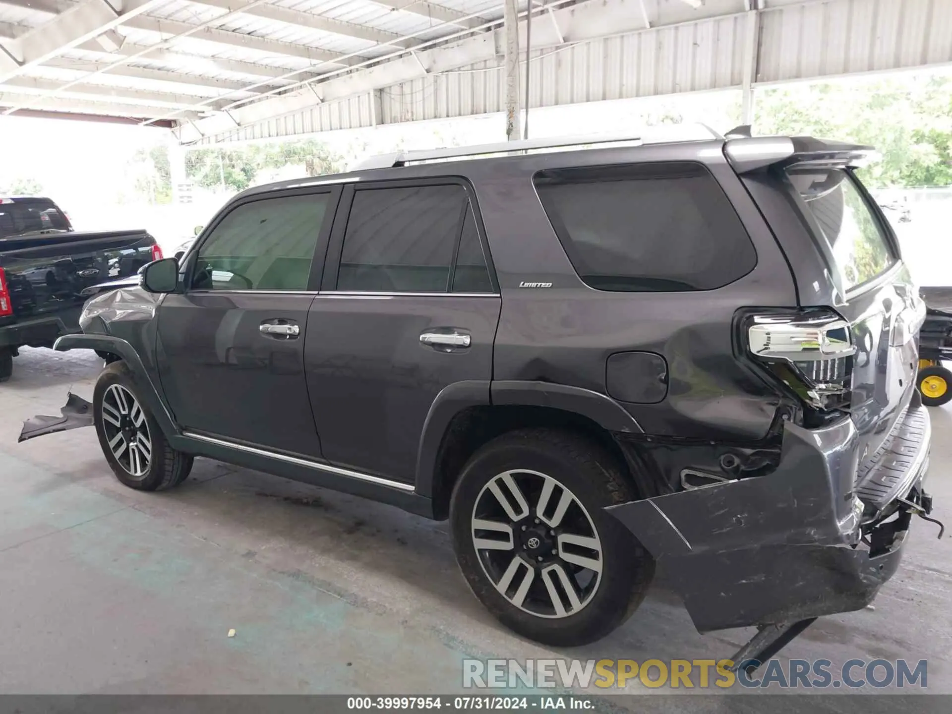 15 Photograph of a damaged car JTEKU5JR7N5998712 TOYOTA 4RUNNER 2022
