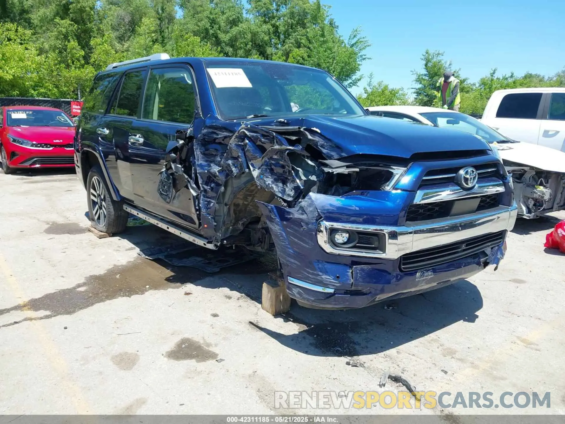 1 Photograph of a damaged car JTEKU5JR8N5983832 TOYOTA 4RUNNER 2022