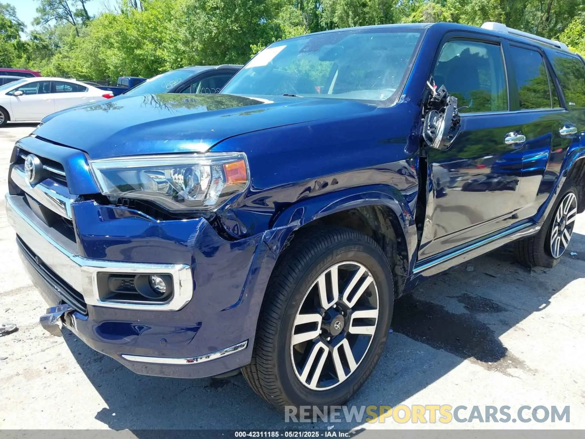 19 Photograph of a damaged car JTEKU5JR8N5983832 TOYOTA 4RUNNER 2022