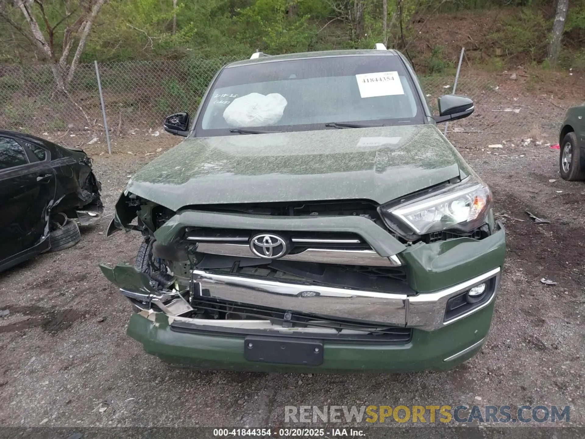 12 Photograph of a damaged car JTEKU5JR8N6075567 TOYOTA 4RUNNER 2022