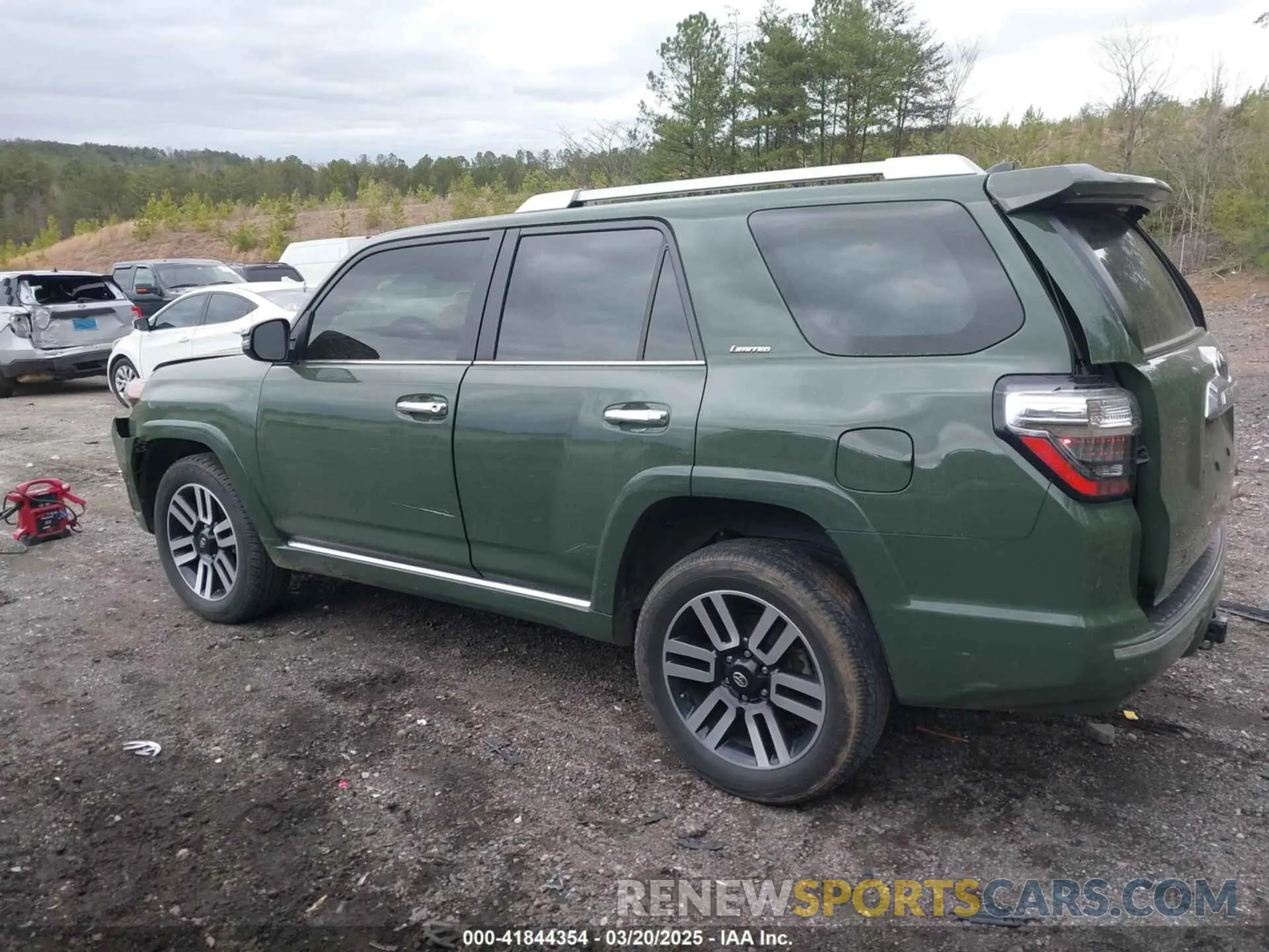 14 Photograph of a damaged car JTEKU5JR8N6075567 TOYOTA 4RUNNER 2022