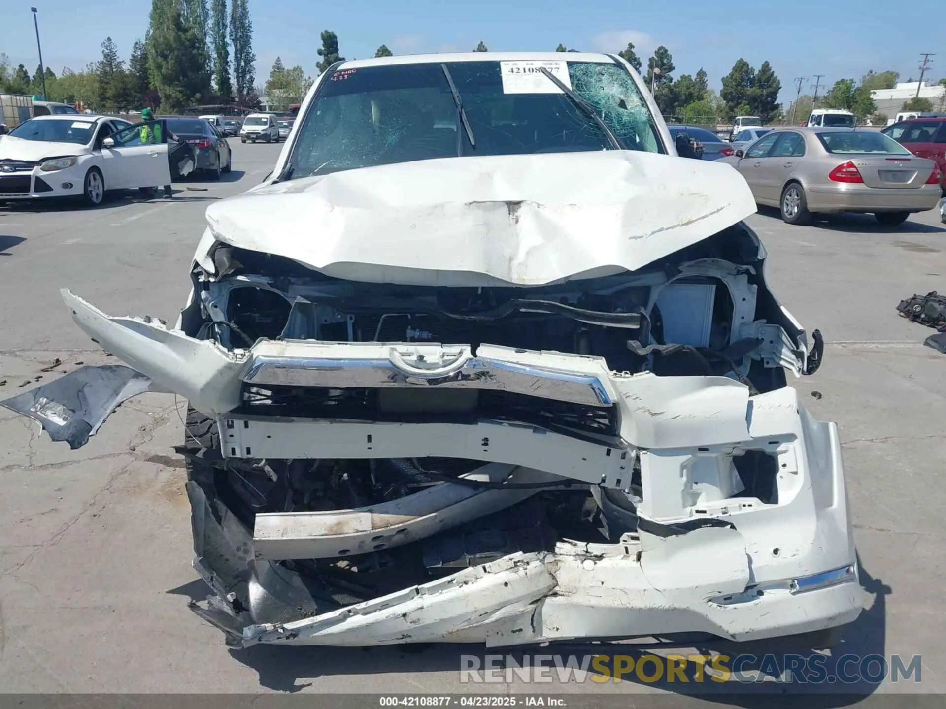 6 Photograph of a damaged car JTEKU5JR9N5988716 TOYOTA 4RUNNER 2022