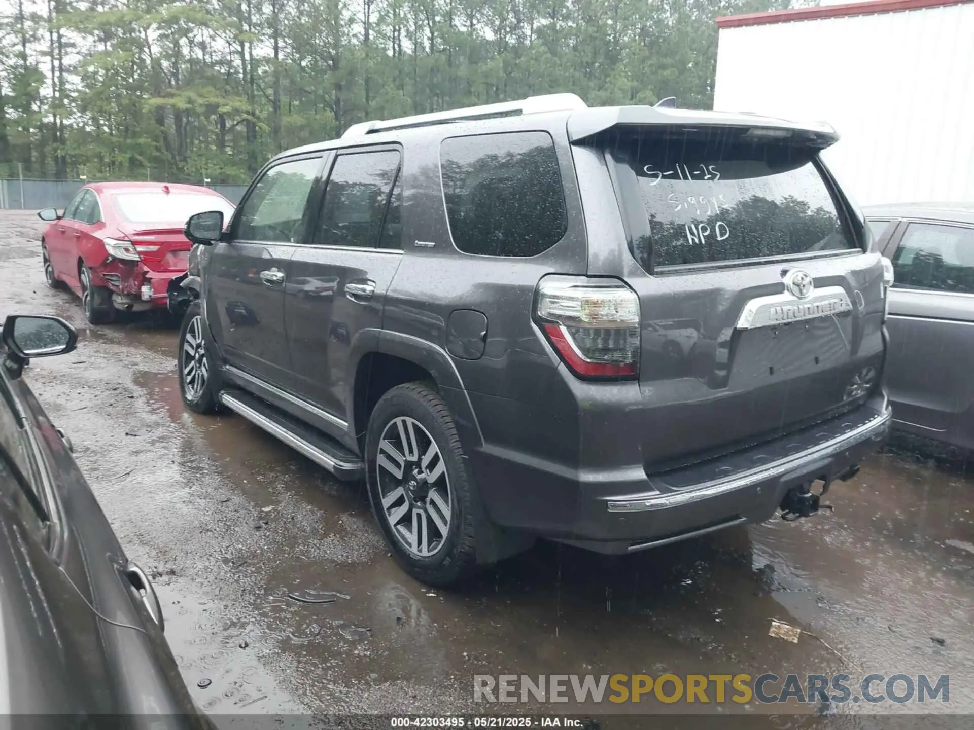 3 Photograph of a damaged car JTEKU5JR9N6072872 TOYOTA 4RUNNER 2022