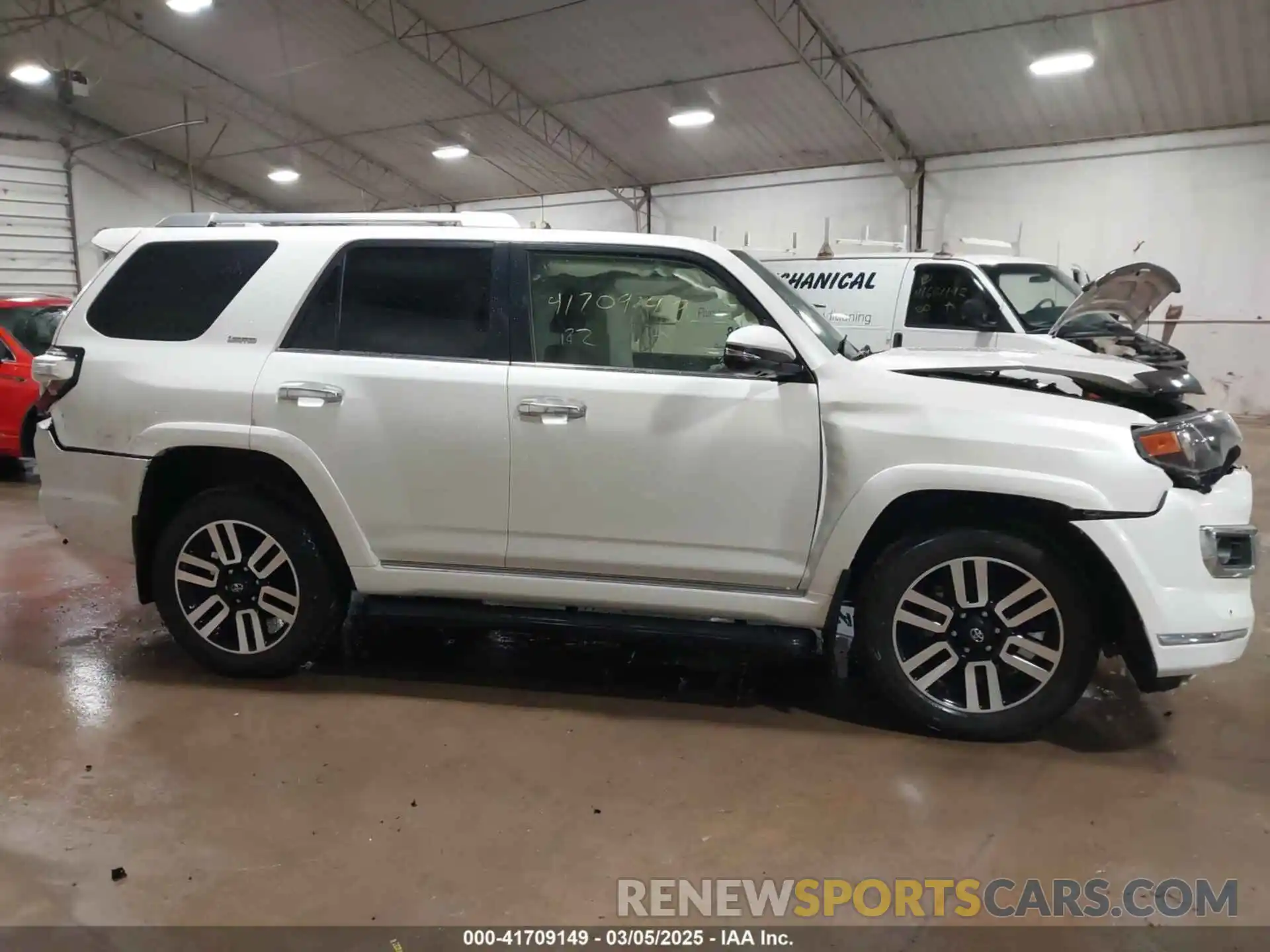 13 Photograph of a damaged car JTEKU5JRXN6086313 TOYOTA 4RUNNER 2022