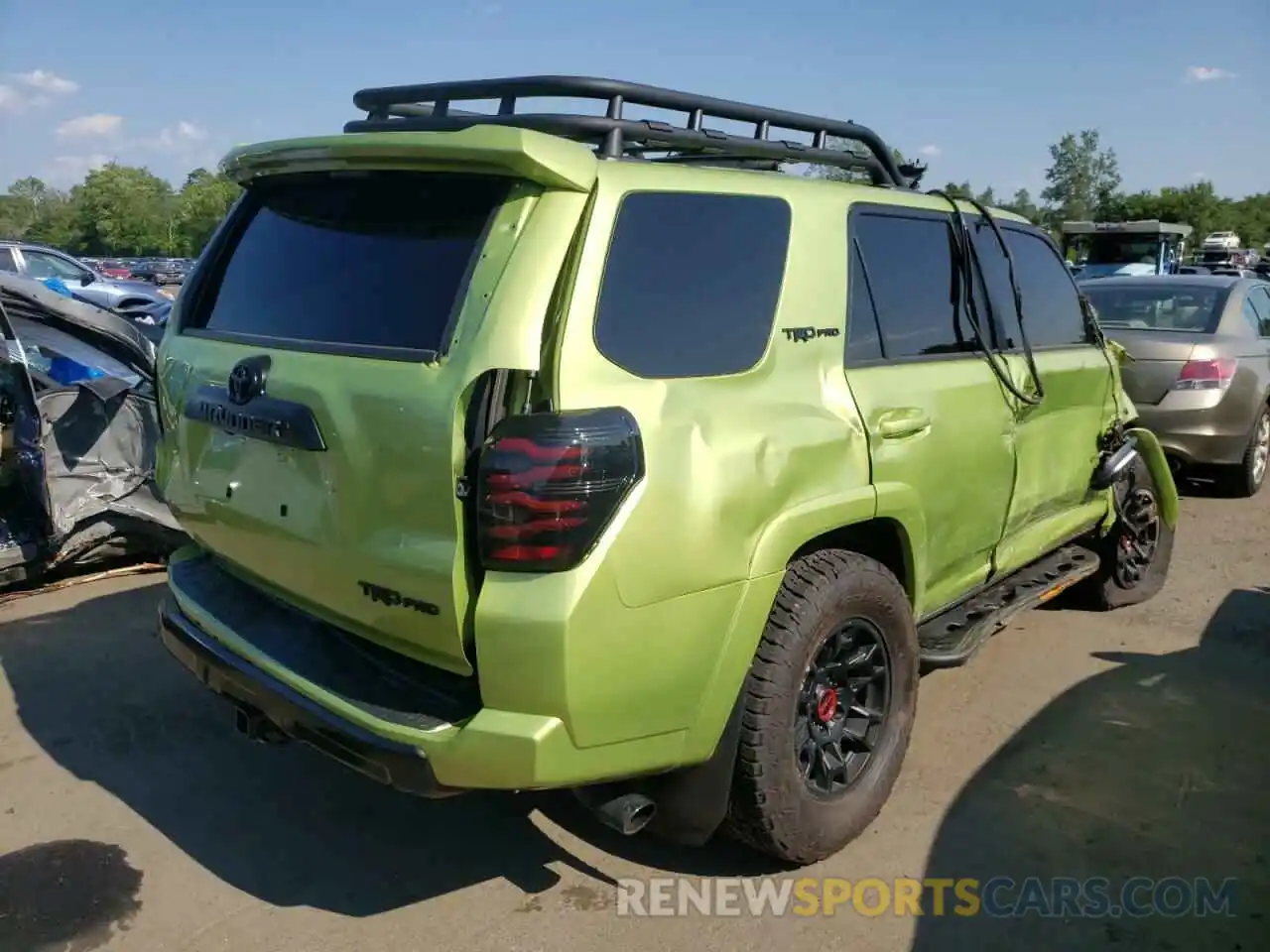 4 Photograph of a damaged car JTELU5JR1N6045413 TOYOTA 4RUNNER 2022