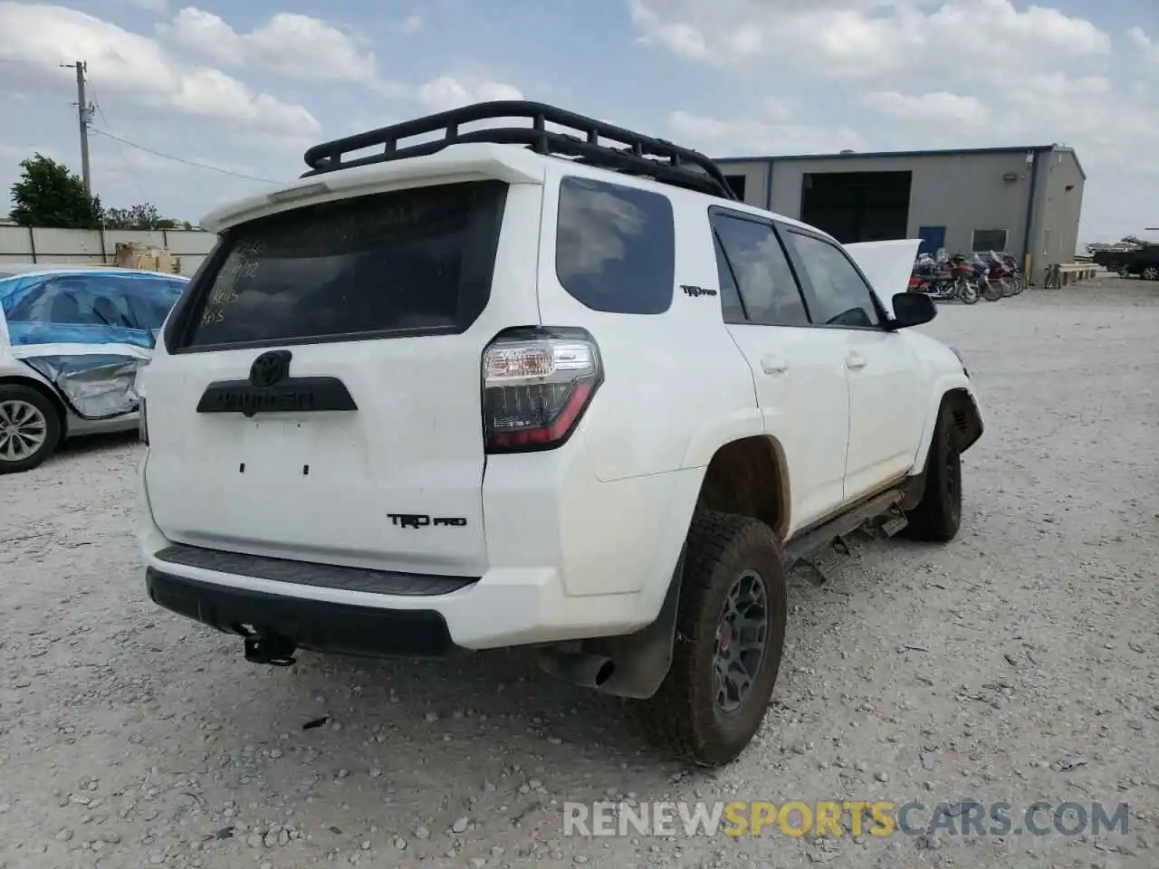 4 Photograph of a damaged car JTELU5JR2N6030001 TOYOTA 4RUNNER 2022