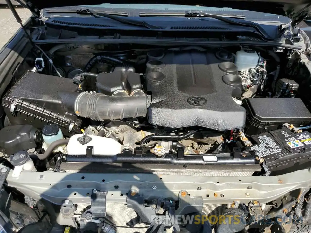 12 Photograph of a damaged car JTELU5JR2N6031777 TOYOTA 4RUNNER 2022