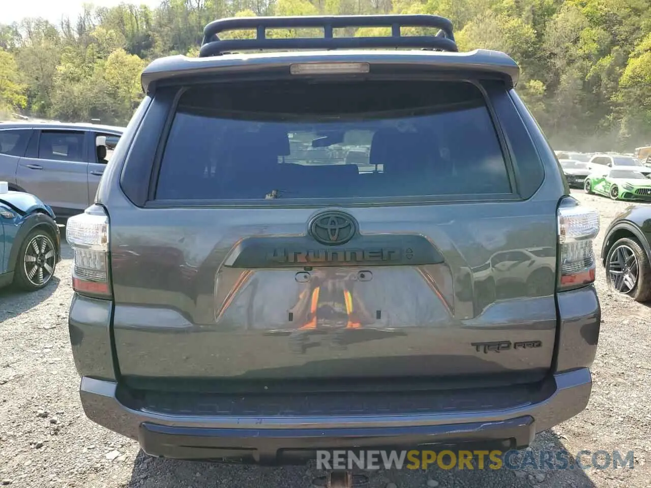 6 Photograph of a damaged car JTELU5JR2N6031777 TOYOTA 4RUNNER 2022