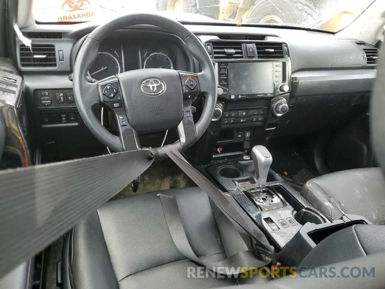 8 Photograph of a damaged car JTELU5JR5N6084618 TOYOTA 4RUNNER 2022