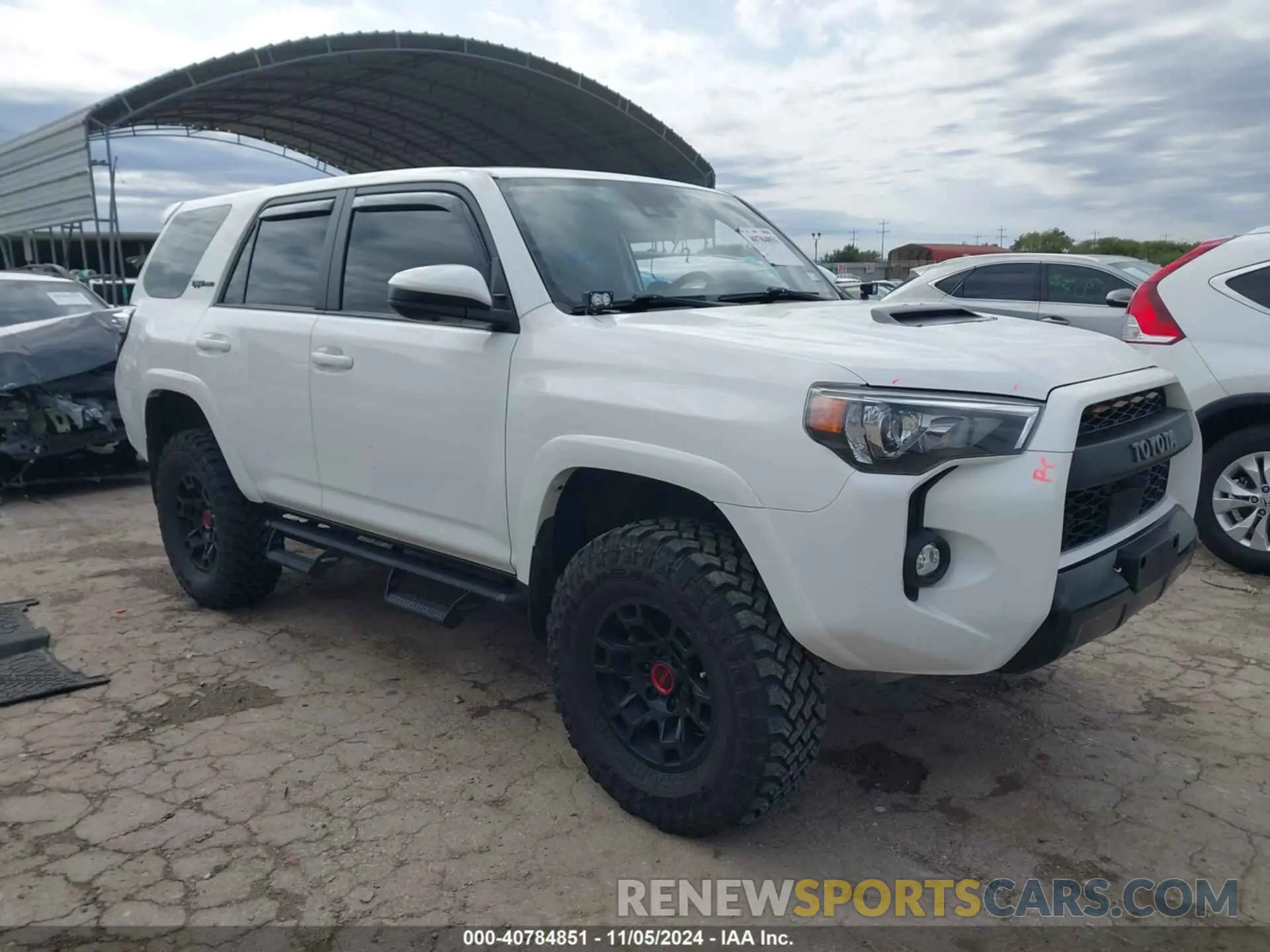 1 Photograph of a damaged car JTELU5JR6N6086622 TOYOTA 4RUNNER 2022