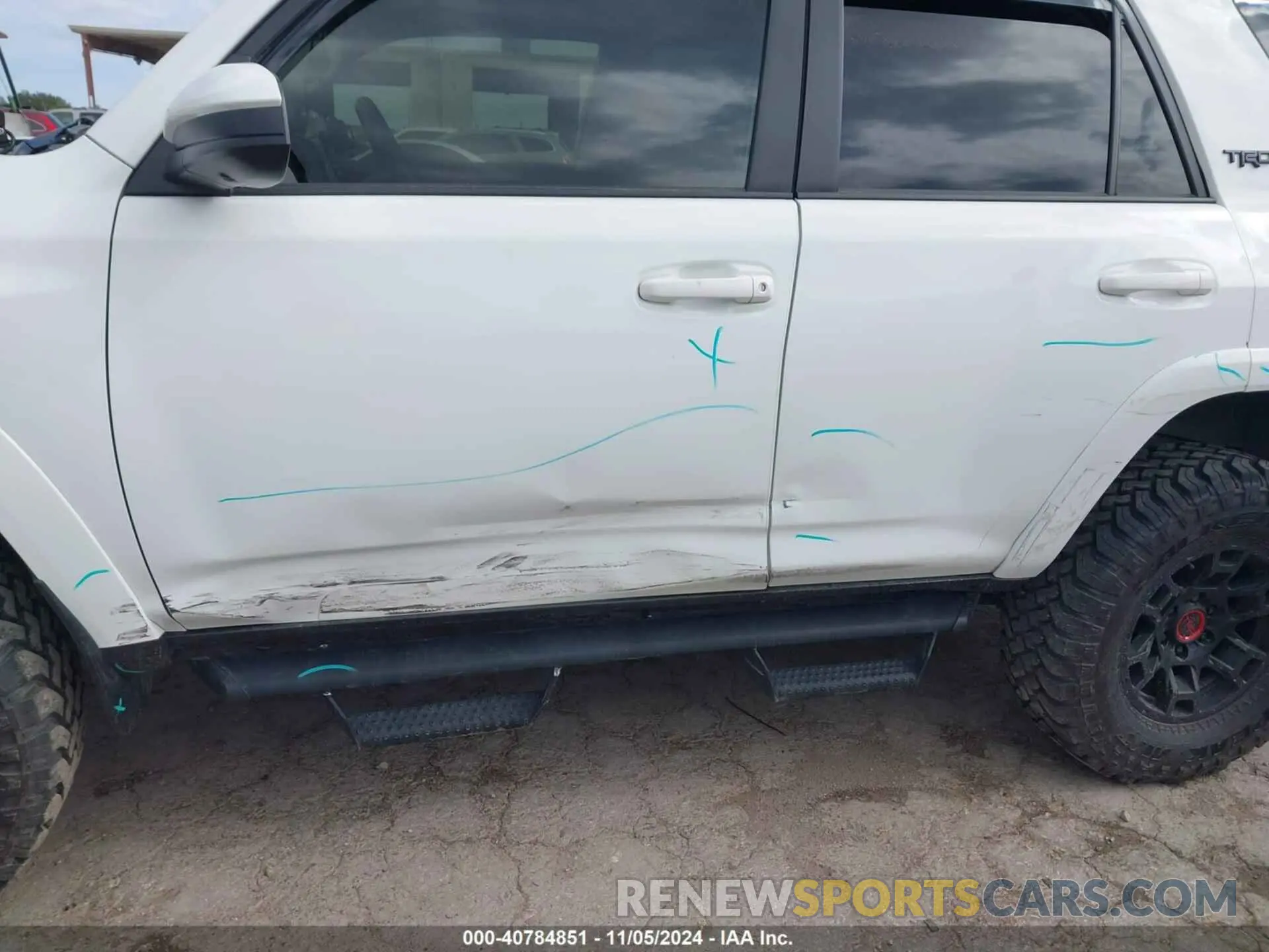 6 Photograph of a damaged car JTELU5JR6N6086622 TOYOTA 4RUNNER 2022