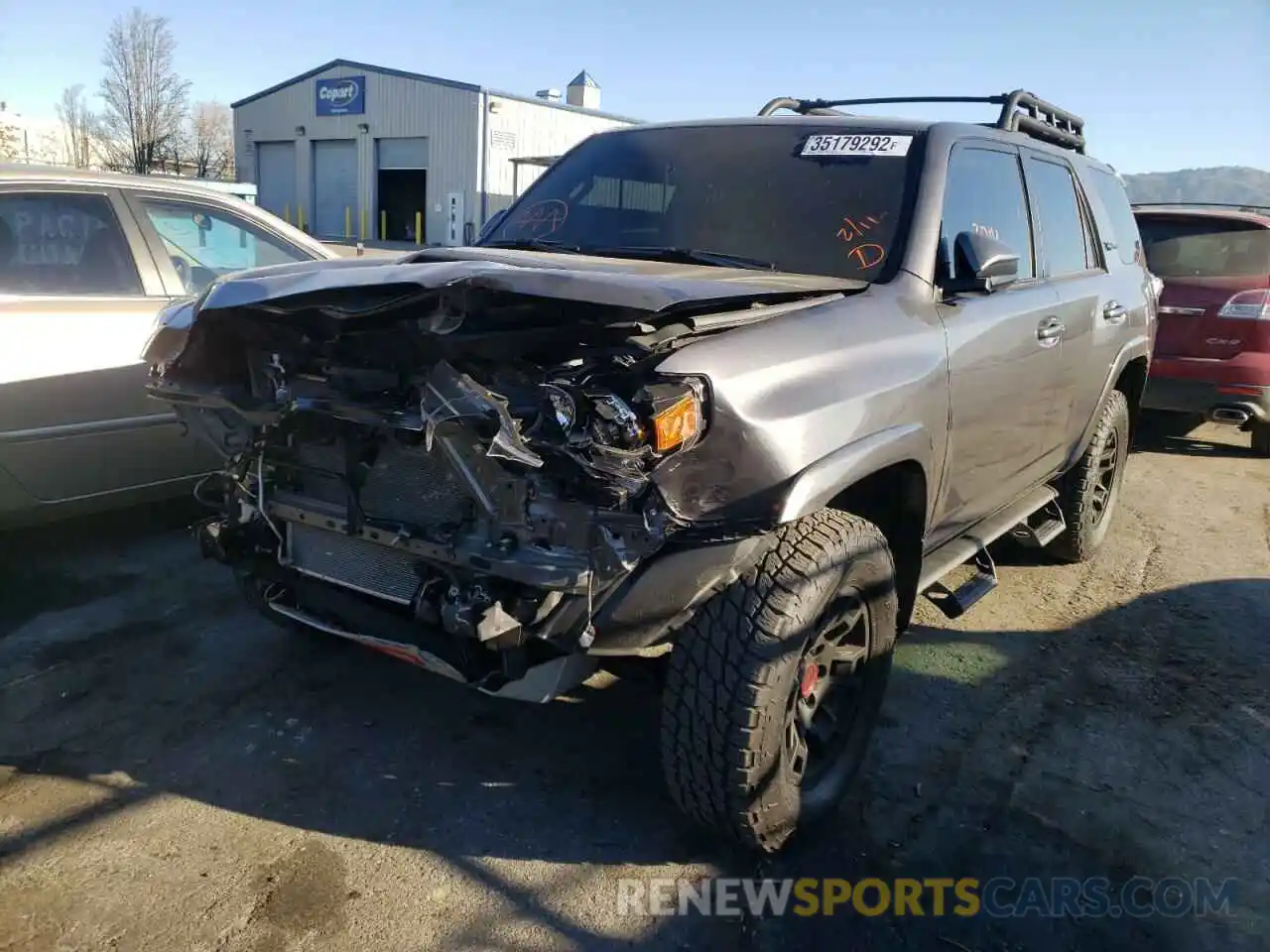 2 Photograph of a damaged car JTELU5JR7N6002016 TOYOTA 4RUNNER 2022