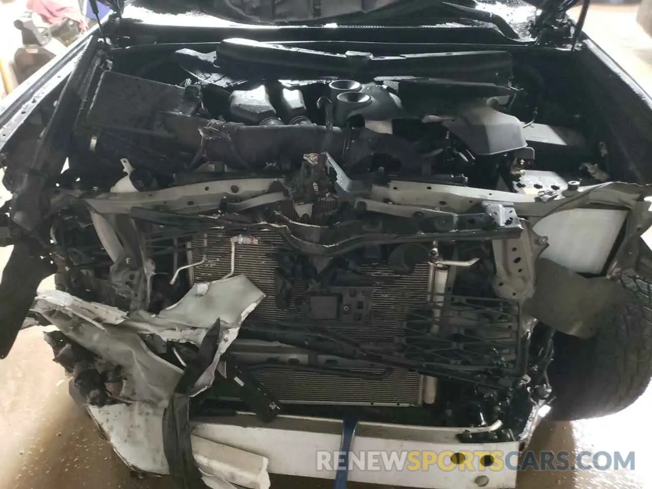 11 Photograph of a damaged car JTELU5JR8N6080837 TOYOTA 4RUNNER 2022