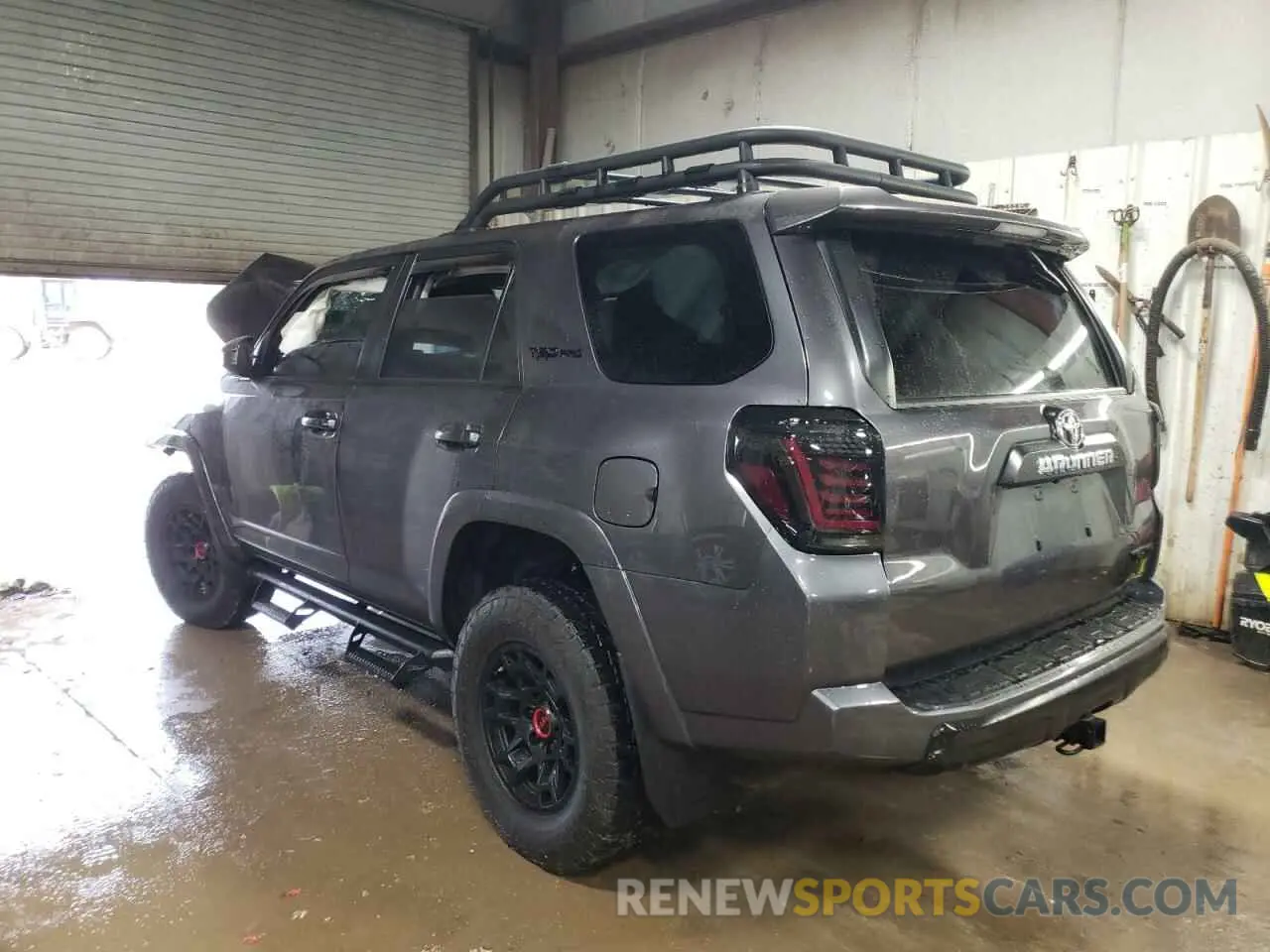 2 Photograph of a damaged car JTELU5JR8N6080837 TOYOTA 4RUNNER 2022